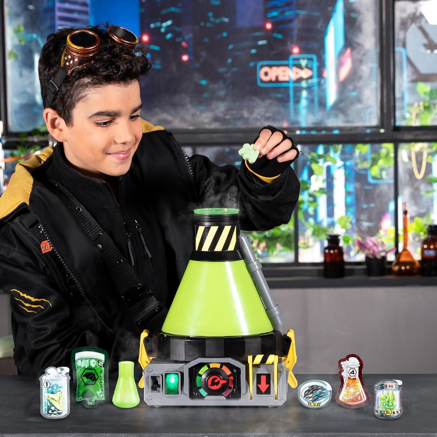 Beast Lab Shark Beast Creator Real Bio Mist and 80+ Lights, Sounds and Reactions, Ages 5+