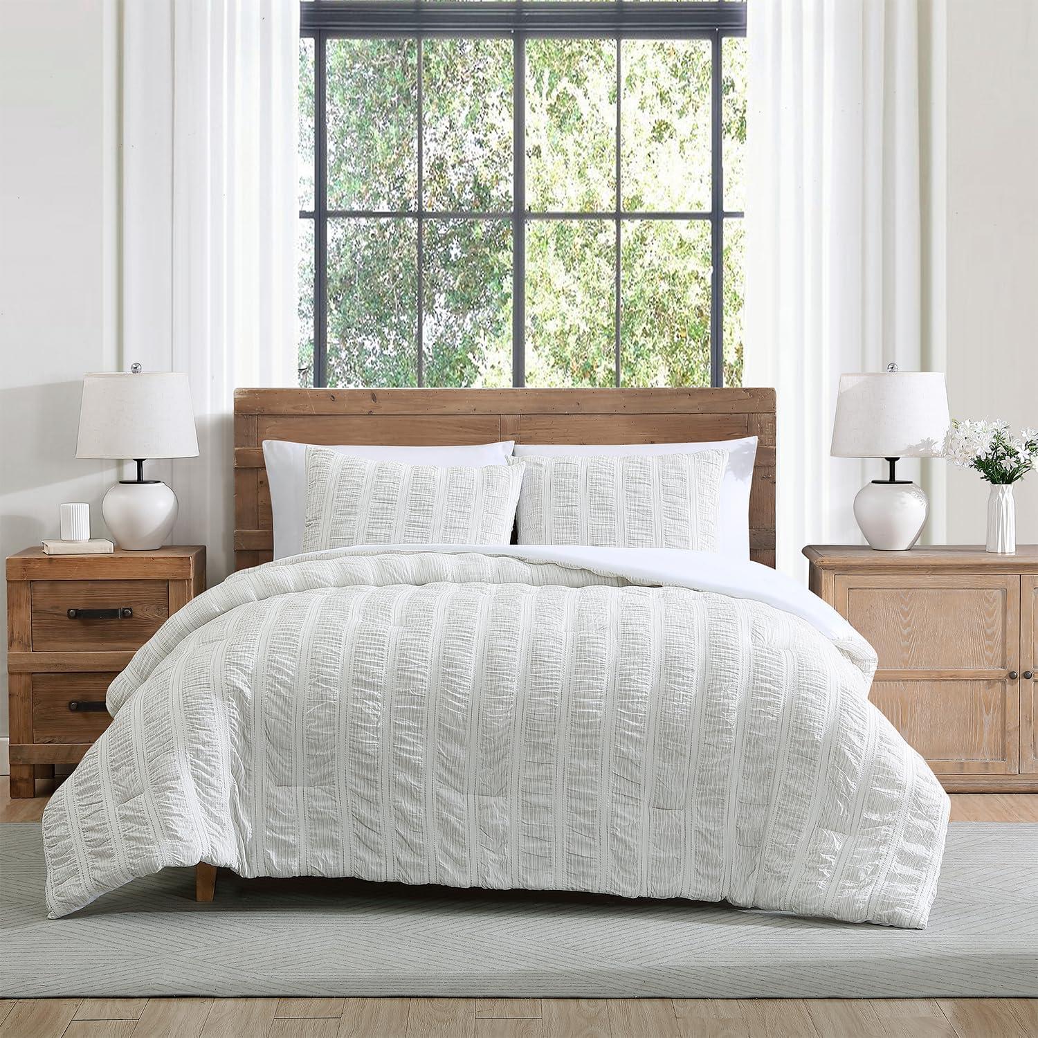 Aria White and Grey Seersucker Striped Full/Queen Comforter Set