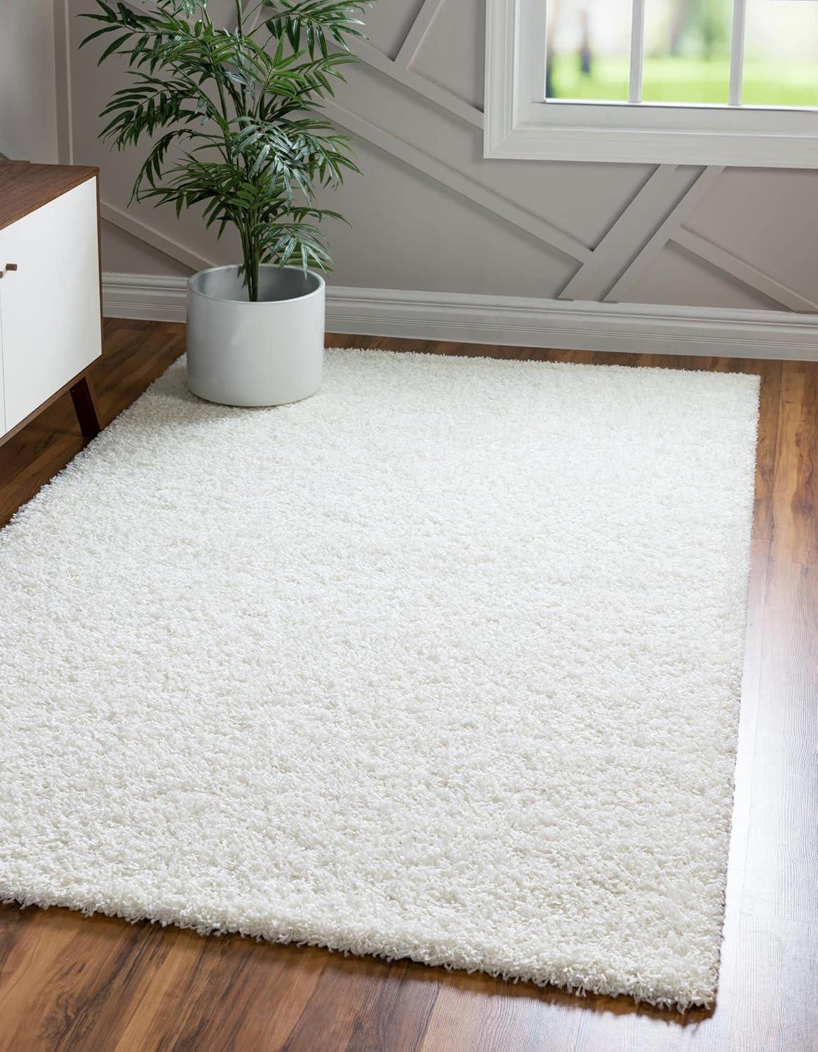 Unique Loom 3' 3 x 5' 3 Solid Shag Snow White Area Rug