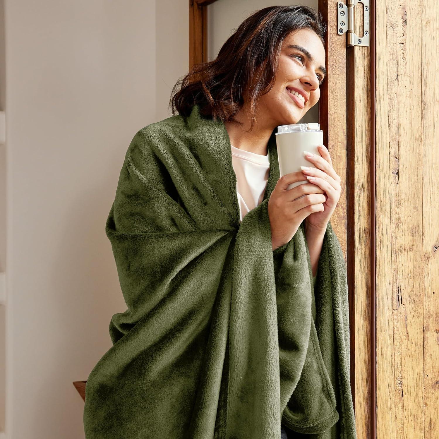 Pavilia Hand Woven Throw Blanket