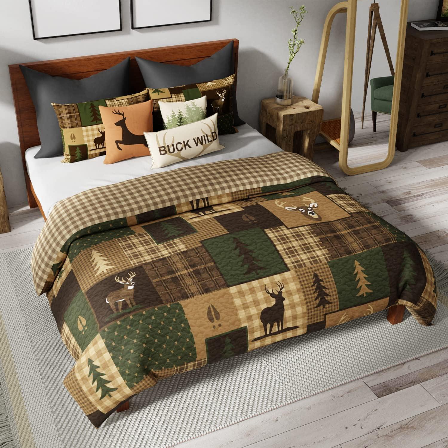 Green Forest Lodge-Themed Reversible Microfiber Quilt Set with Shams