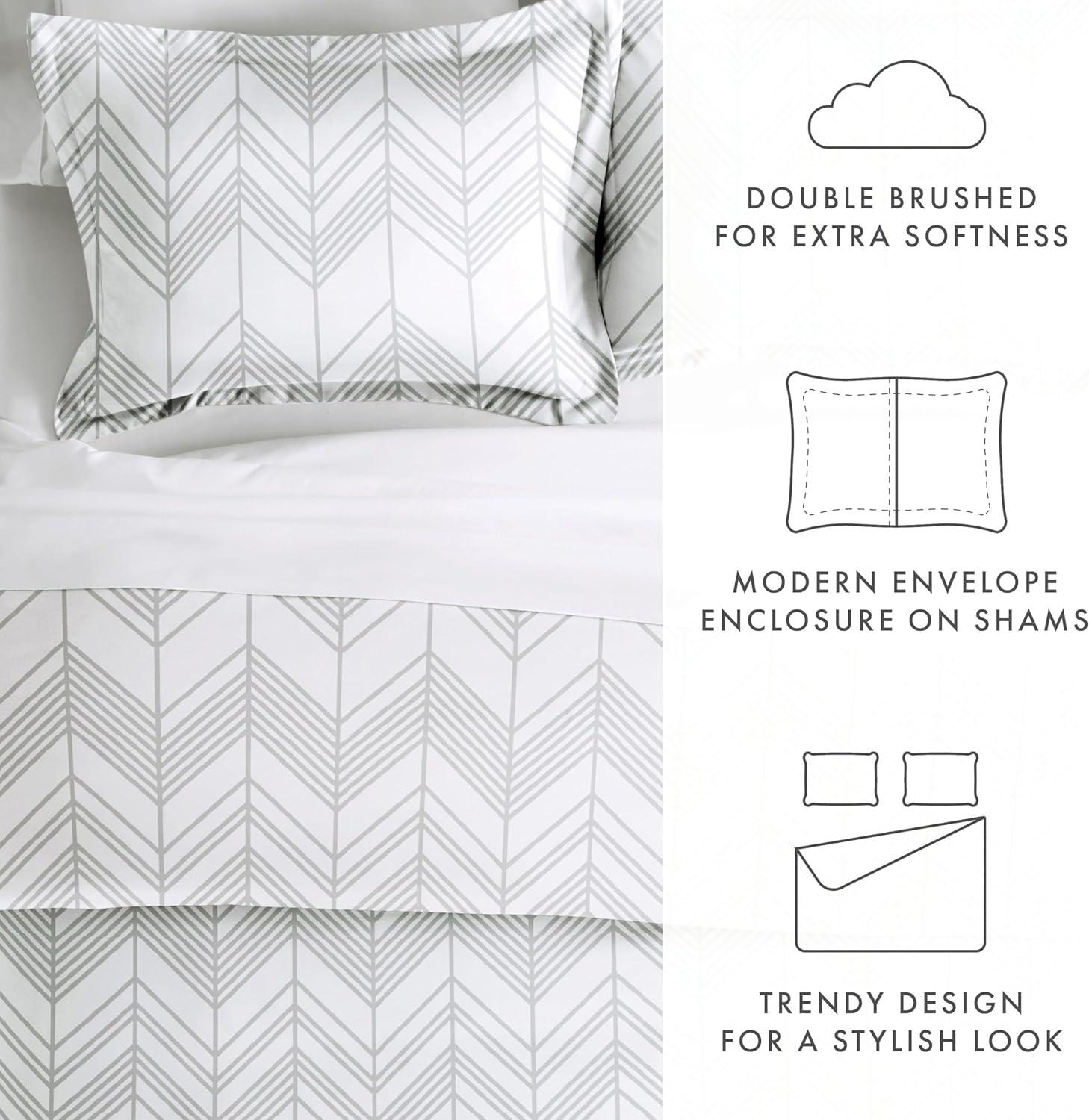 Light Gray Chevron Microfiber Queen Duvet Cover Set with Shams