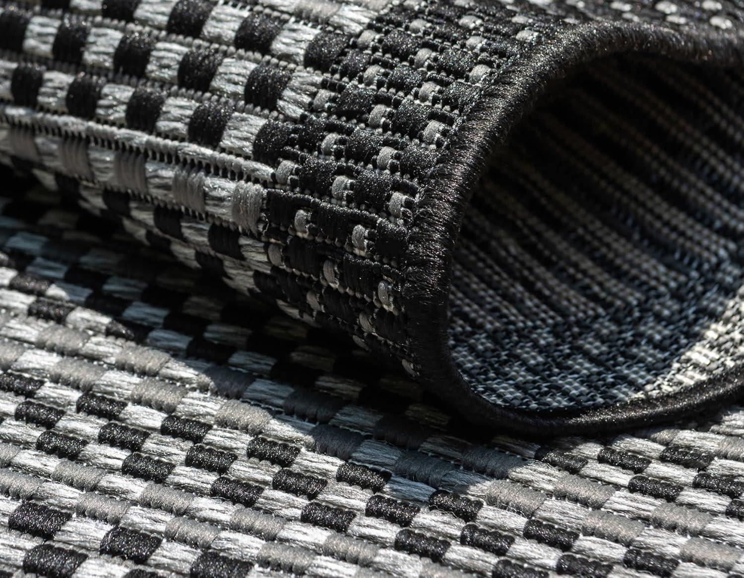 Unique Loom 6' 0 x 9' 0 Gray Outdoor Border Checkered Area Rug