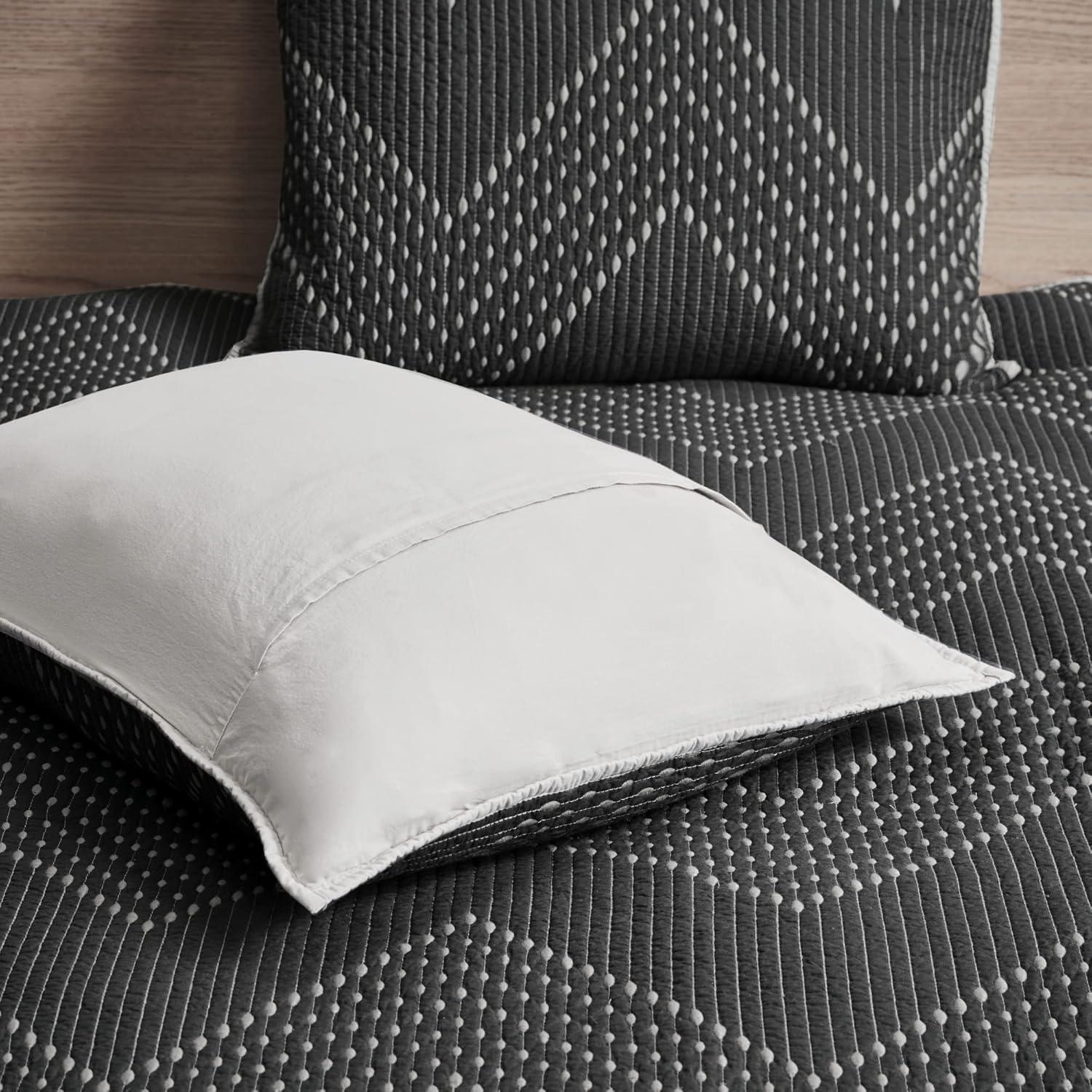 INK+IVY Pomona 3 Piece Embroidered Cotton Quilt Set