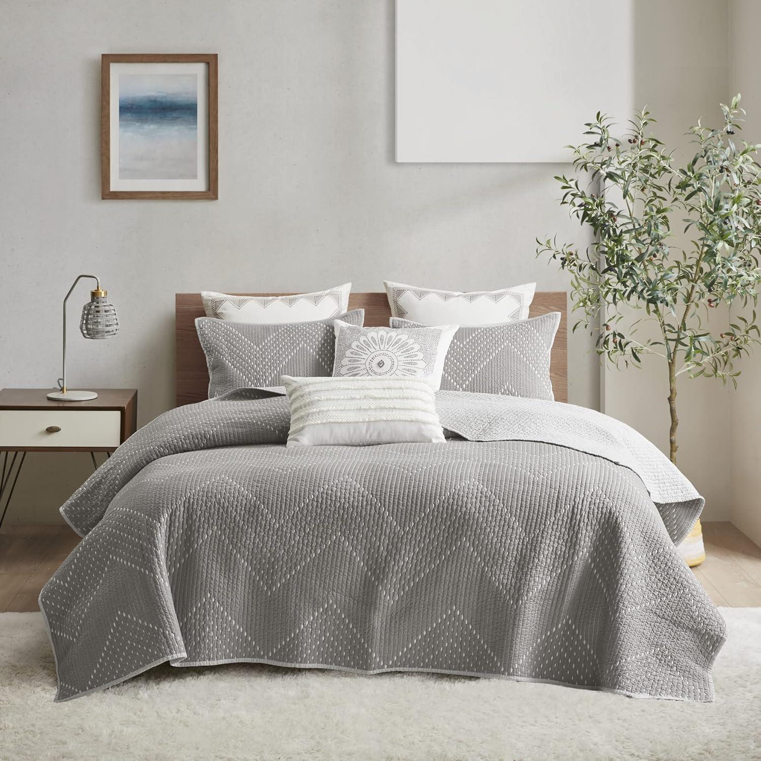 INK+IVY Pomona Winnie Embroidered Cotton 3 Piece Quilt Set