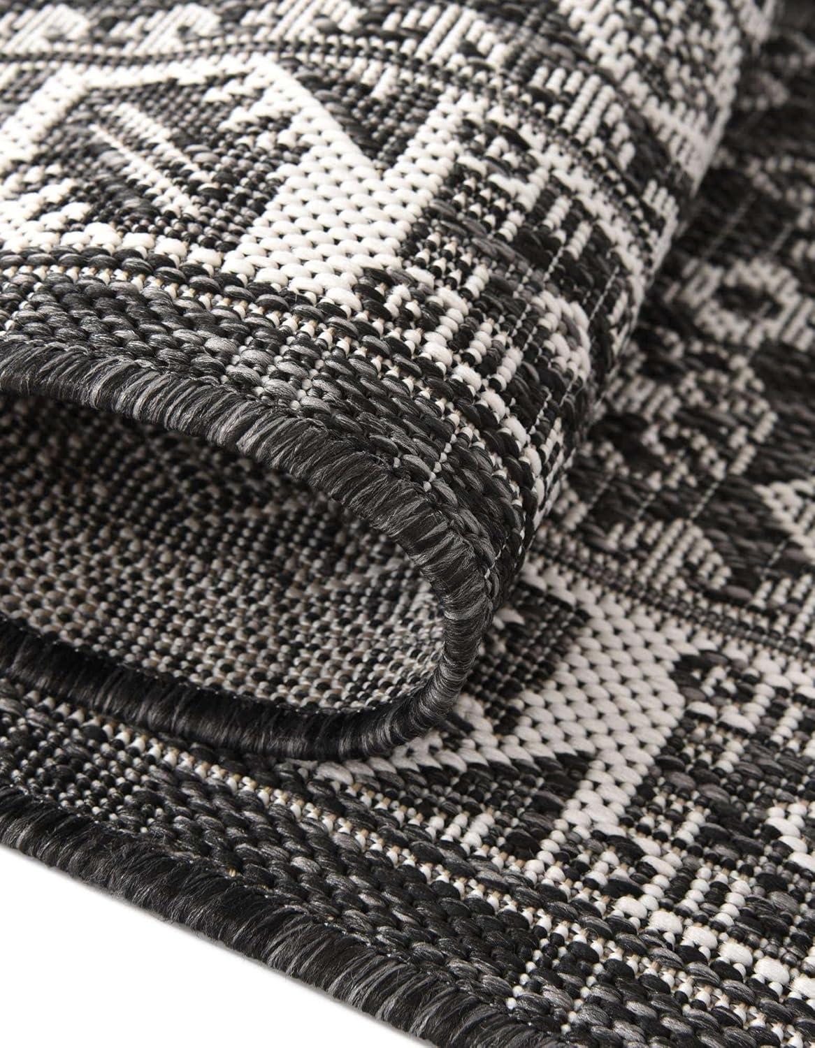 Unique Loom 7' 10 x 7' 10 Square Indoor/Outdoor Aztec Charcoal Gray Area Rug