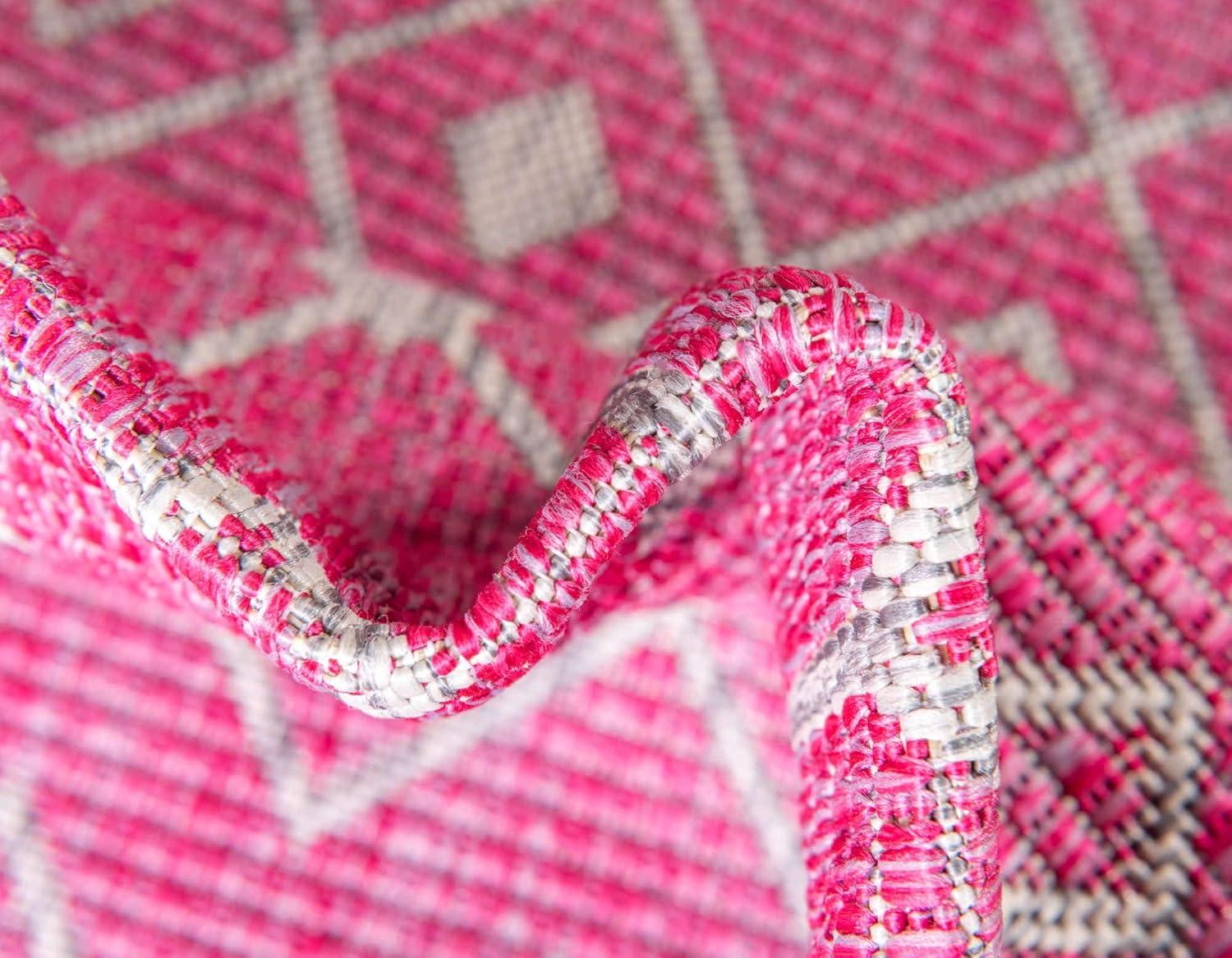 Unique Loom 5' 1 x 8' 0 Rectangle Indoor/Outdoor Trellis Fuschia Area Rug