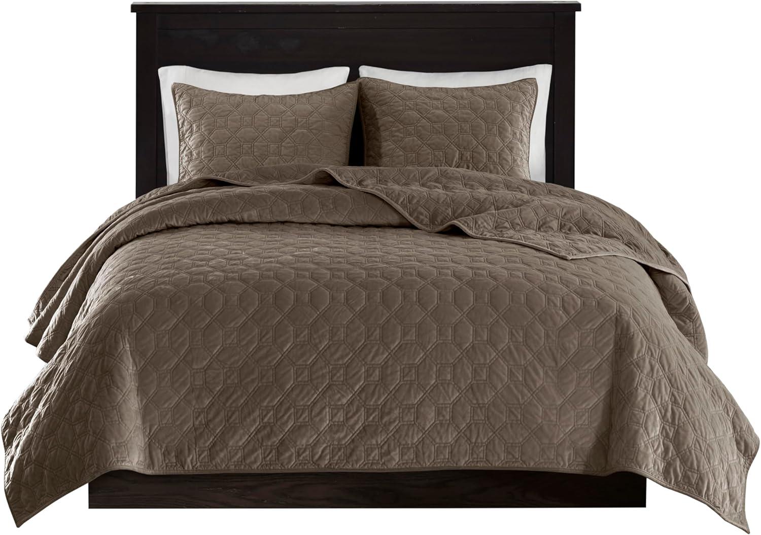 Harper 3 Piece Velvet Quilt Set