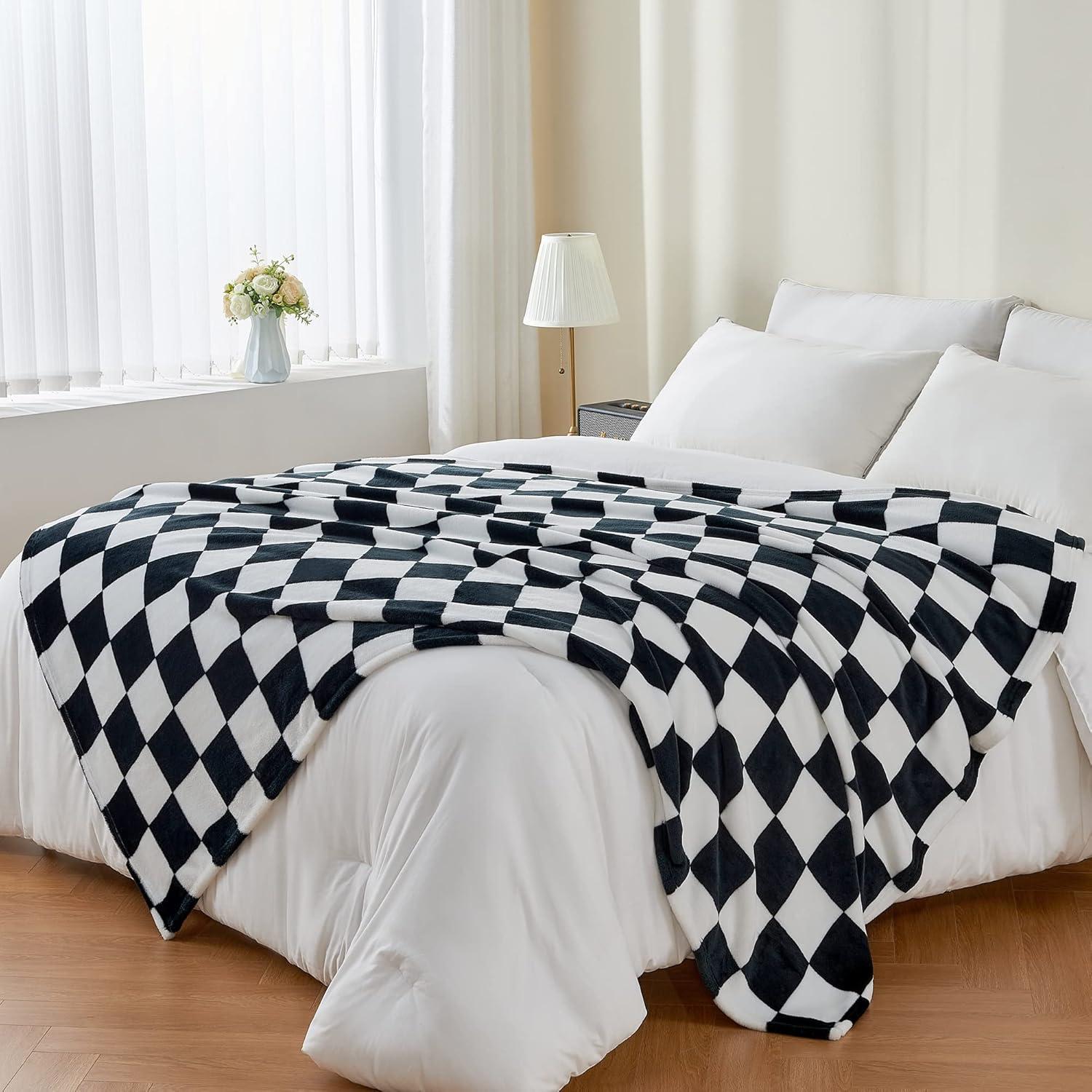 BEDELITE Checkered Throw Blanket for Couch, Soft & Cozy Fleece Flannel Blanket with Checkerboard Grid Home Decor, Checkered Black, 50x60 Inches
