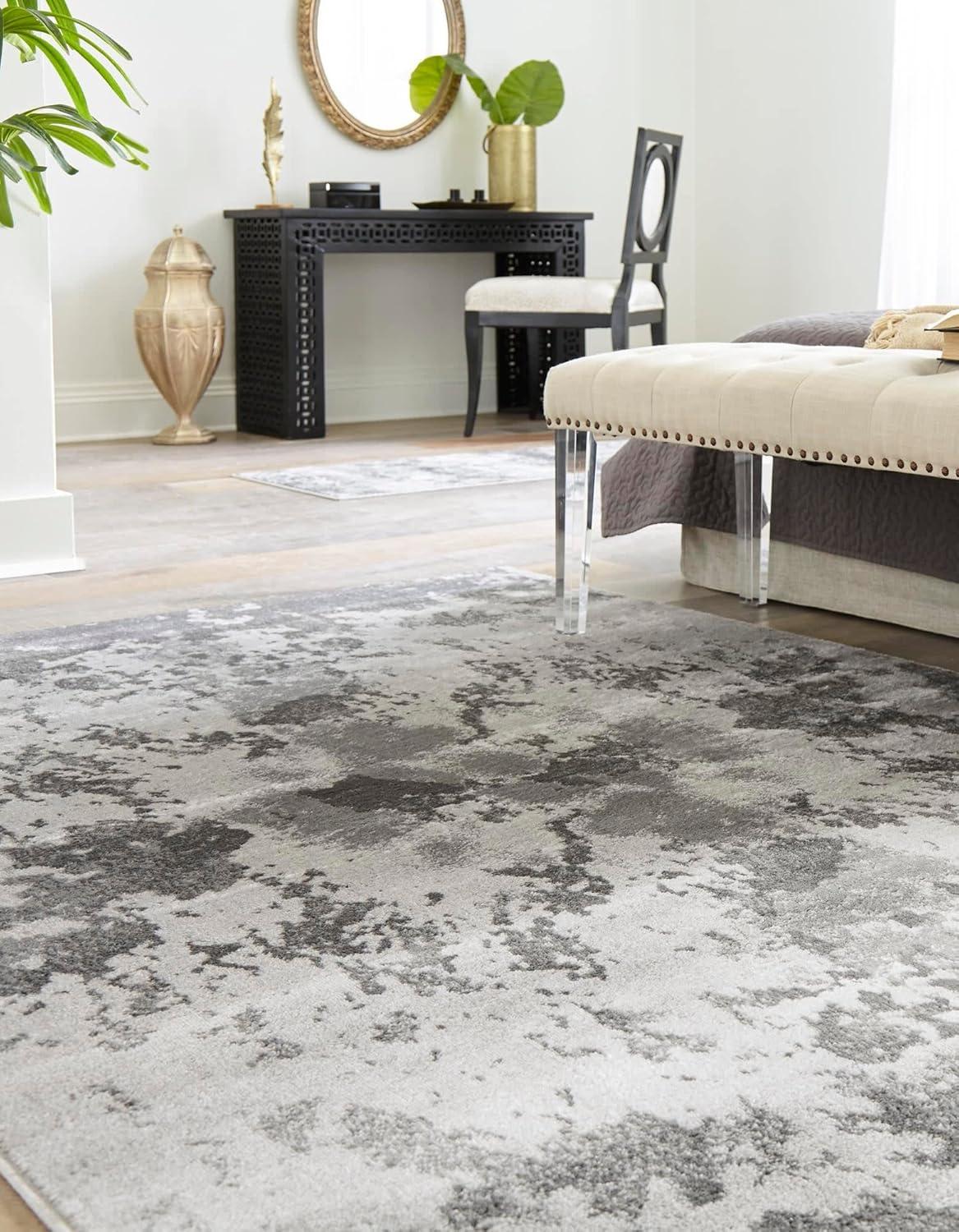 Light Gray Abstract Synthetic 4' x 6' Easy-Care Area Rug