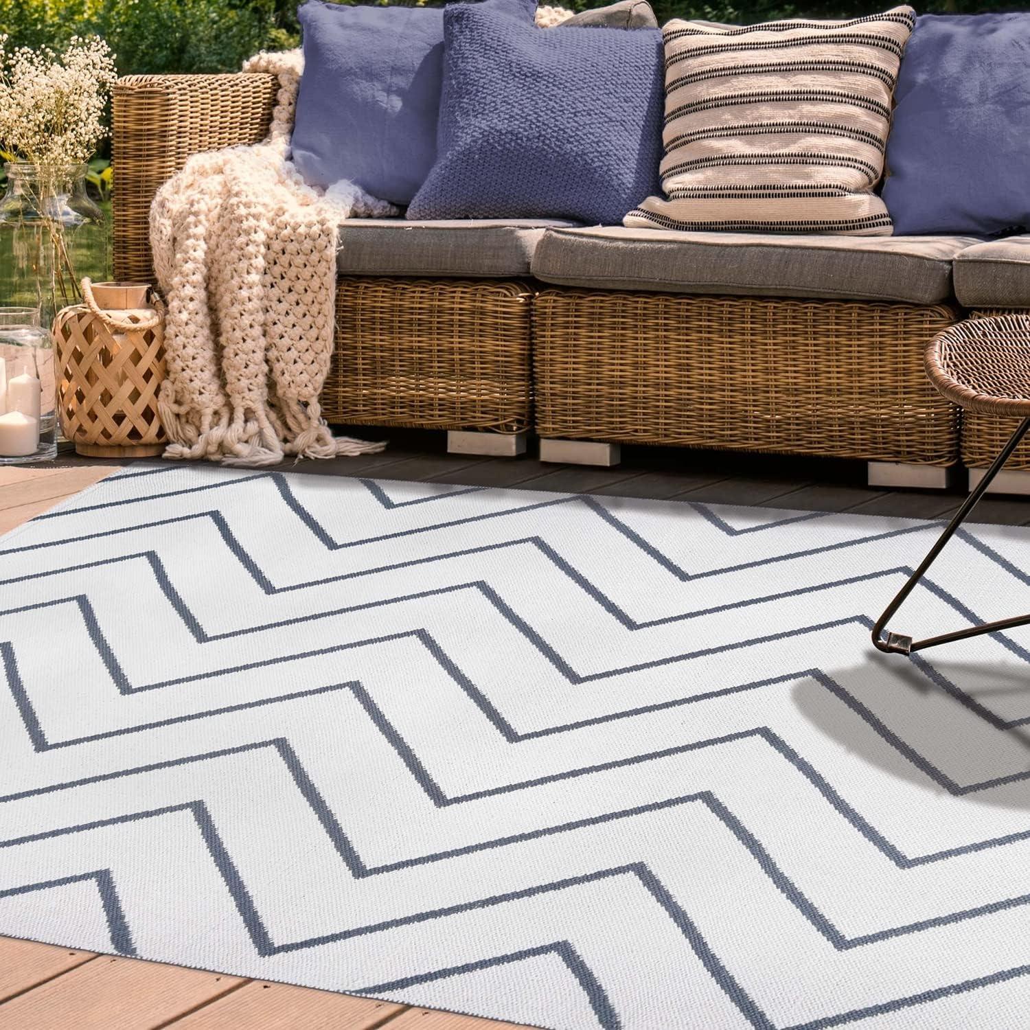 Ivory Zig-Zag Chevron Synthetic 6' x 9' Flatweave Rug