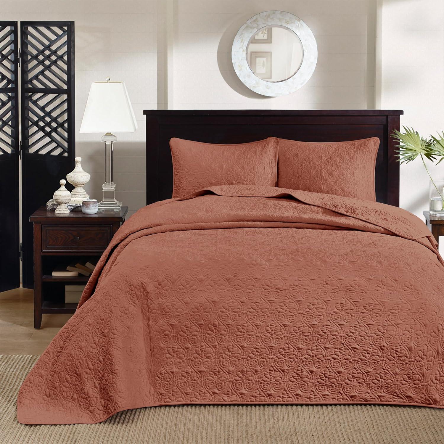 Madison Park Quebec Reversible Bedspread Set