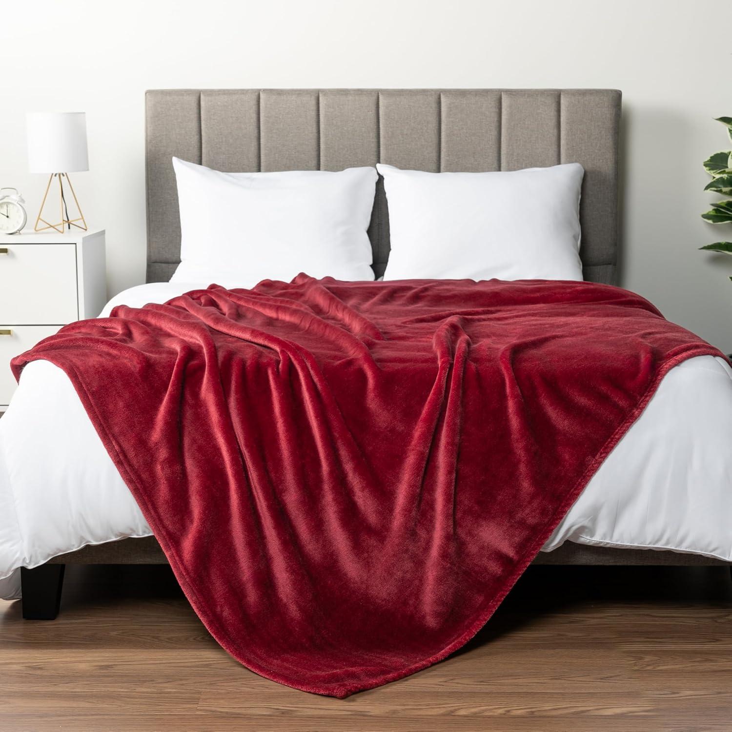 Pavilia Hand Woven Throw Blanket