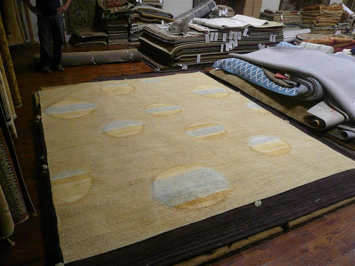 Safavieh Valerie Hand Knotted Wool Pile Geometric Rug in Beige