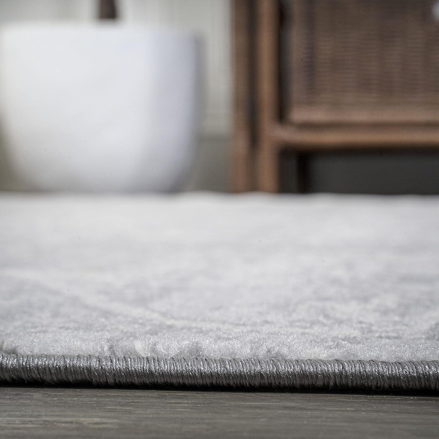4' X 6' Modern Persian Vintage Medallion Area Rug, Gray - JONATHAN Y