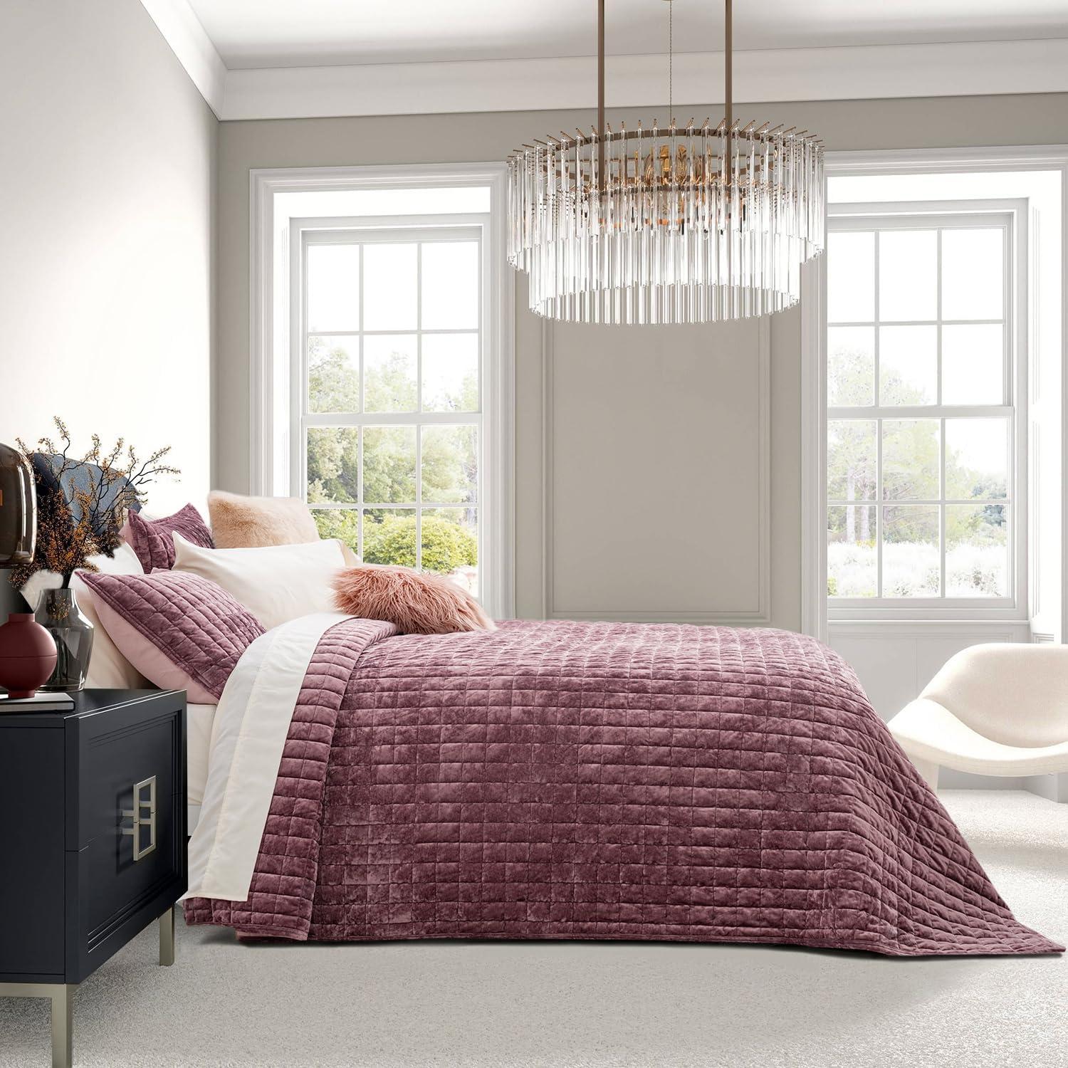 Everly Quinn Deluxe Velvet Comforter King Size, Super Soft Bedding Set, Lightweight Quilted Comforter Set, Slotted Oversized Sheets, 2 Pillowcases, Comforter, Blanket, Duvet Cover
