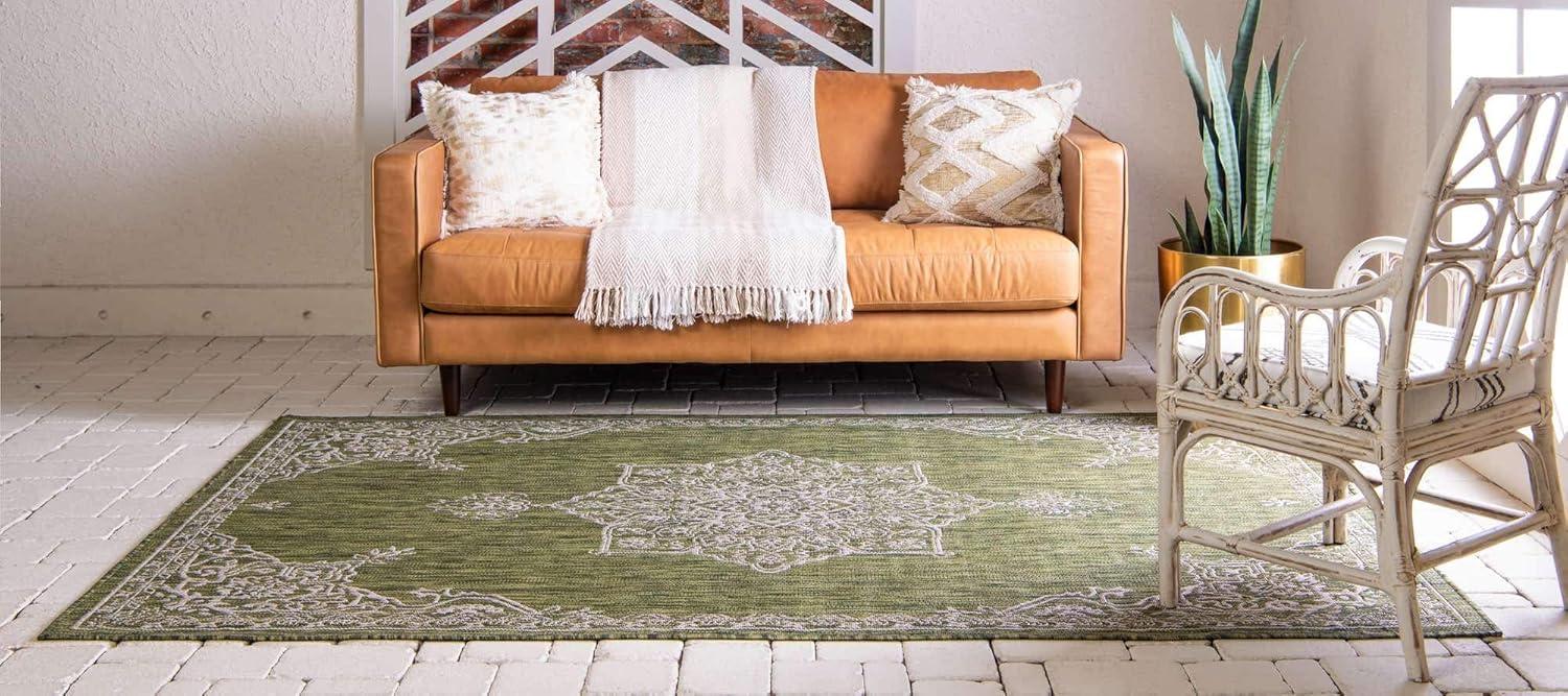 Unique Loom Outdoor Traditional Antique Medallion Woven Area Rug