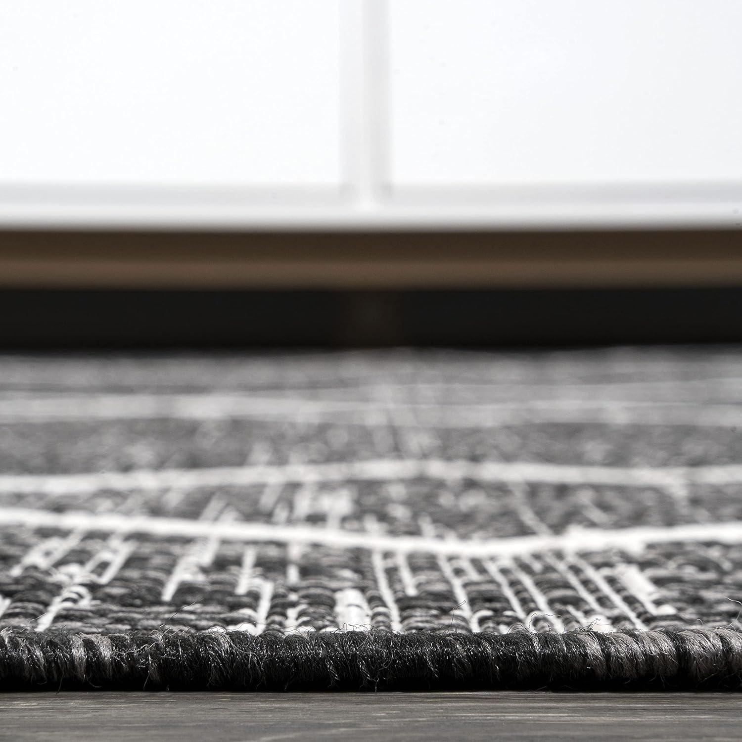 2'x10' Carwa  Diamond Trellis Indoor/Outdoor Runner Rug, Black/Ivory - JONATHAN Y