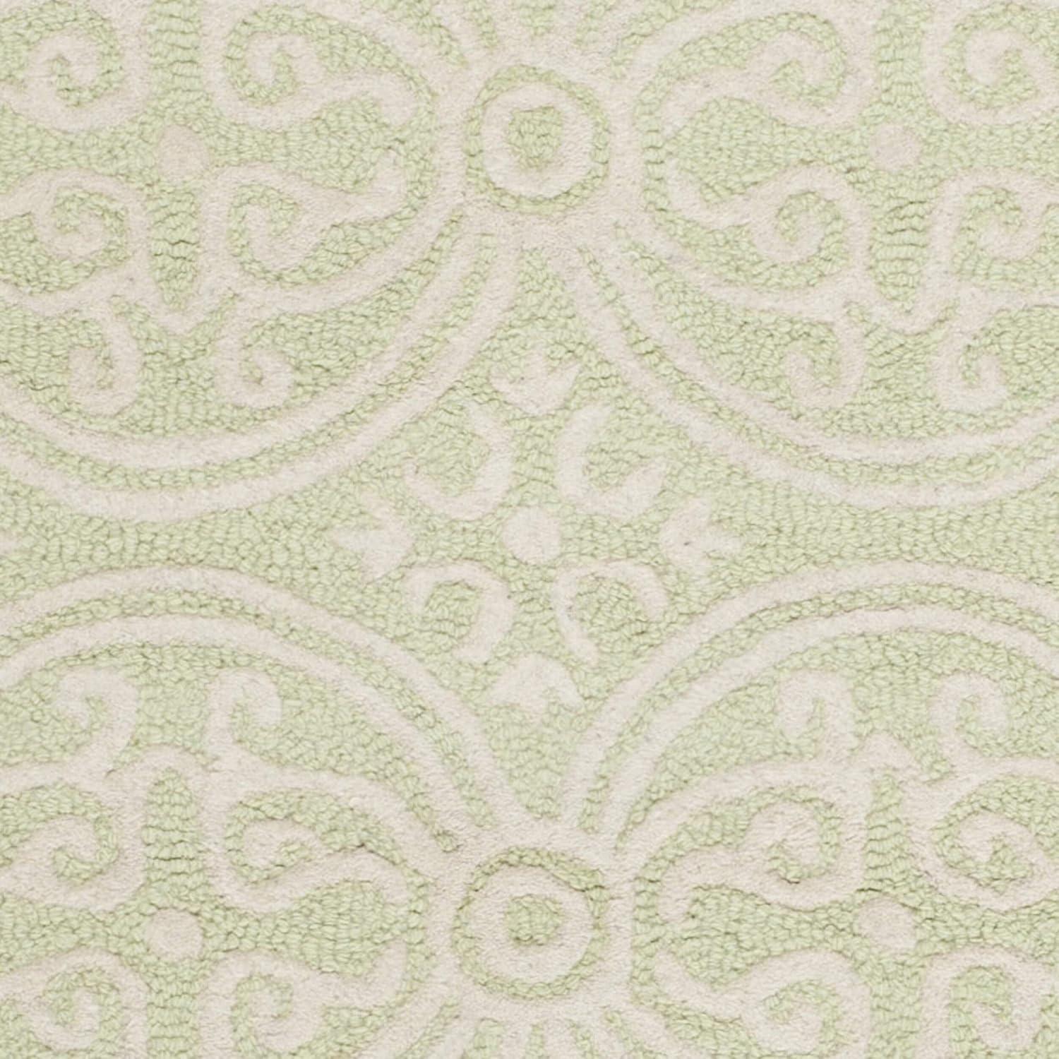 SAFAVIEH Cambridge Leslie Geometric Wool Area Rug, Light Green/Ivory, 4' x 6'