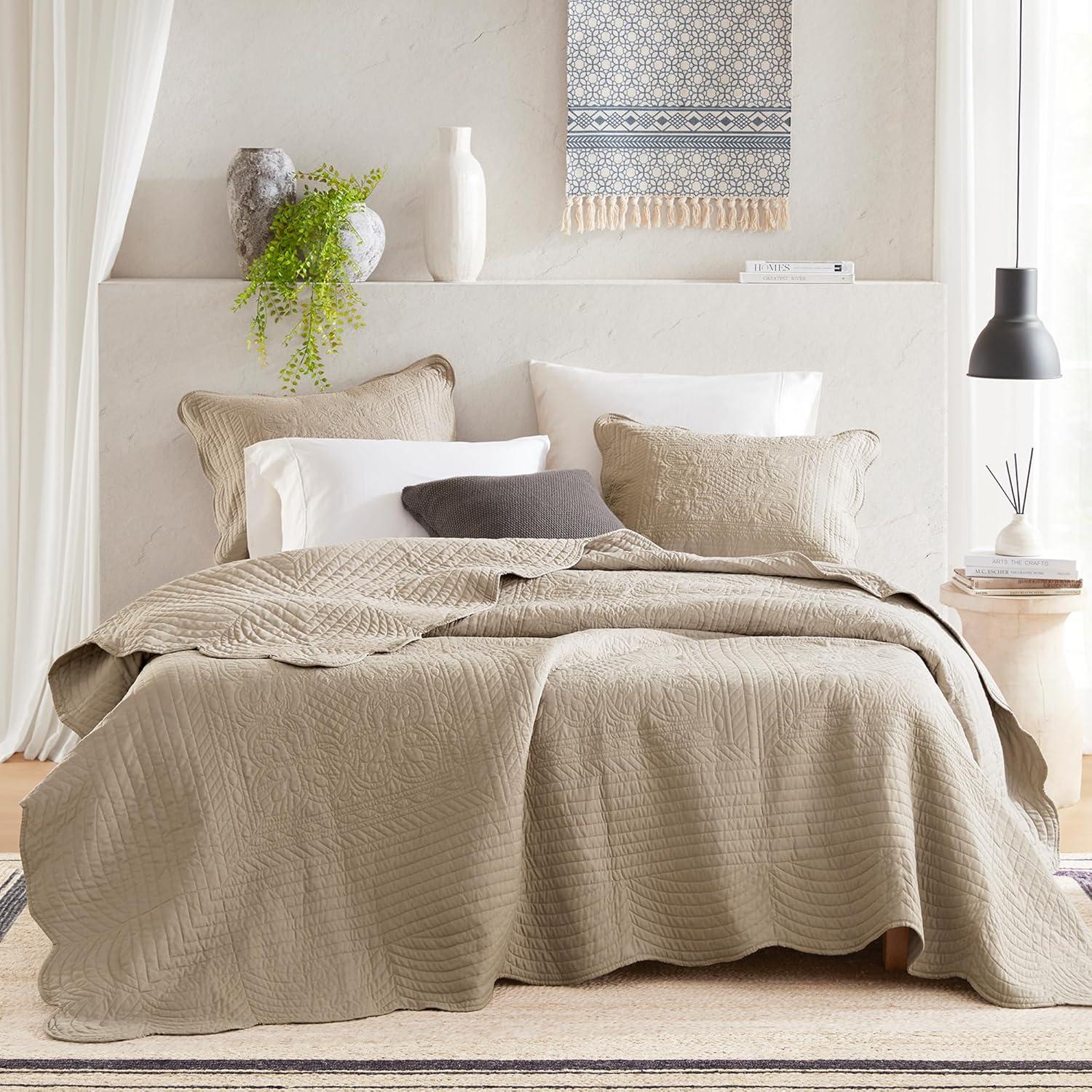 Madison Park Tuscany Scalloped Edge Quilt Set