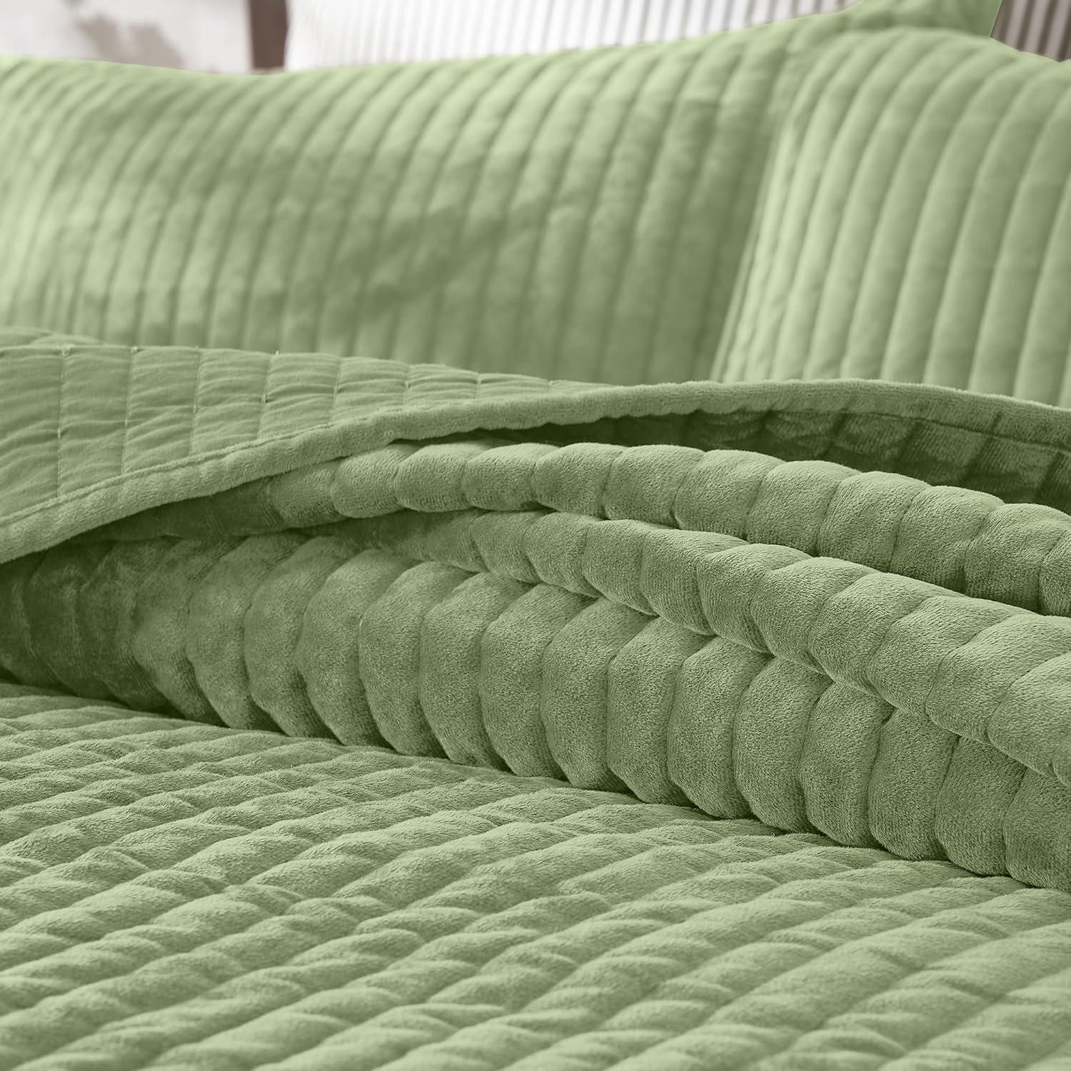 Sage Green Velvet Full Quilt Set with Pillow Shams