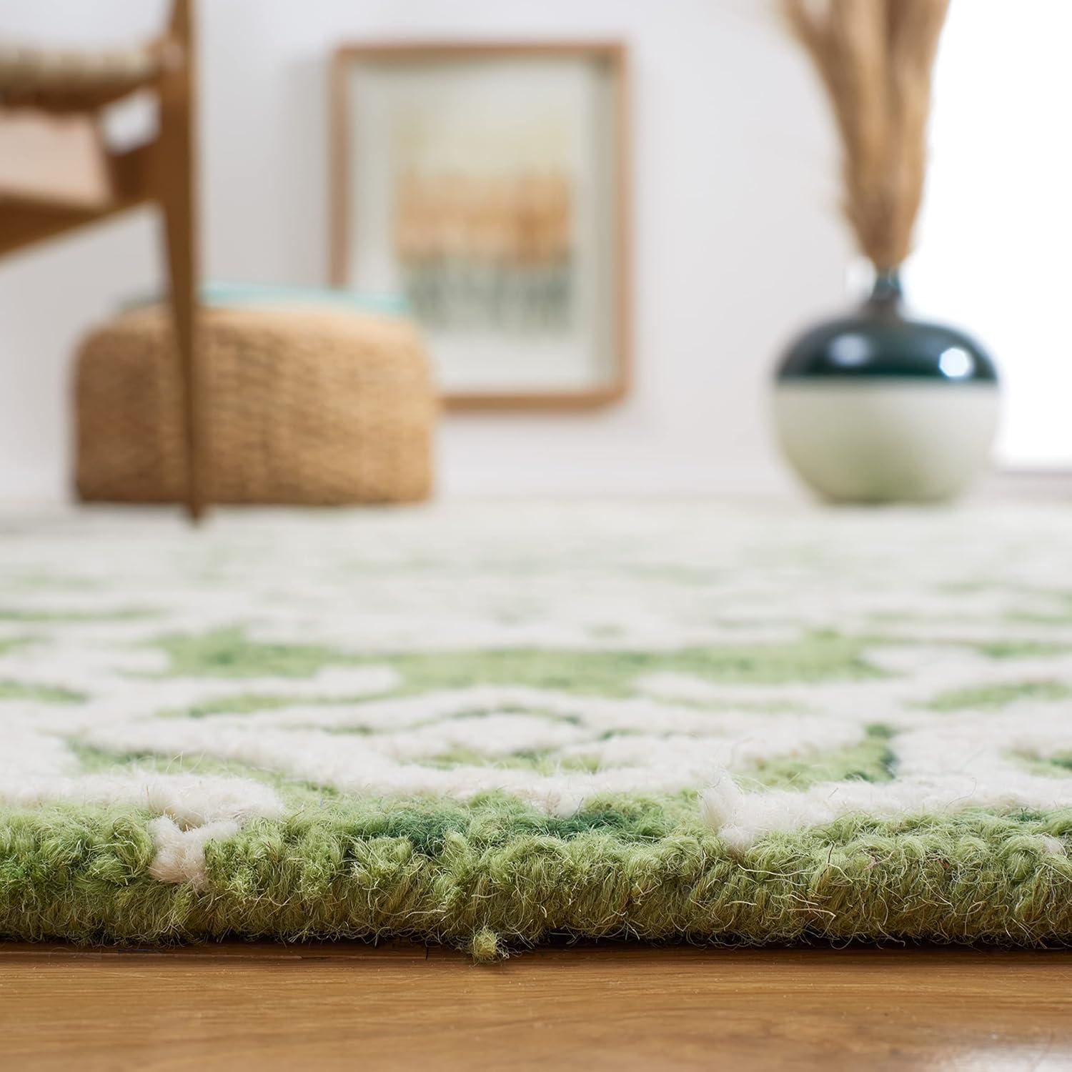 Ivory and Green Handmade Wool Tufted 8' x 10' Rug