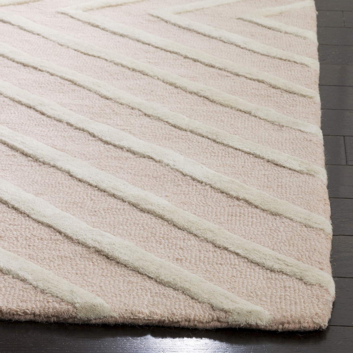 Safavieh Kids Pattern SFK920 Hand Tufted Indoor Accent Rug - Pink/Ivory - 4'x6' - Safavieh