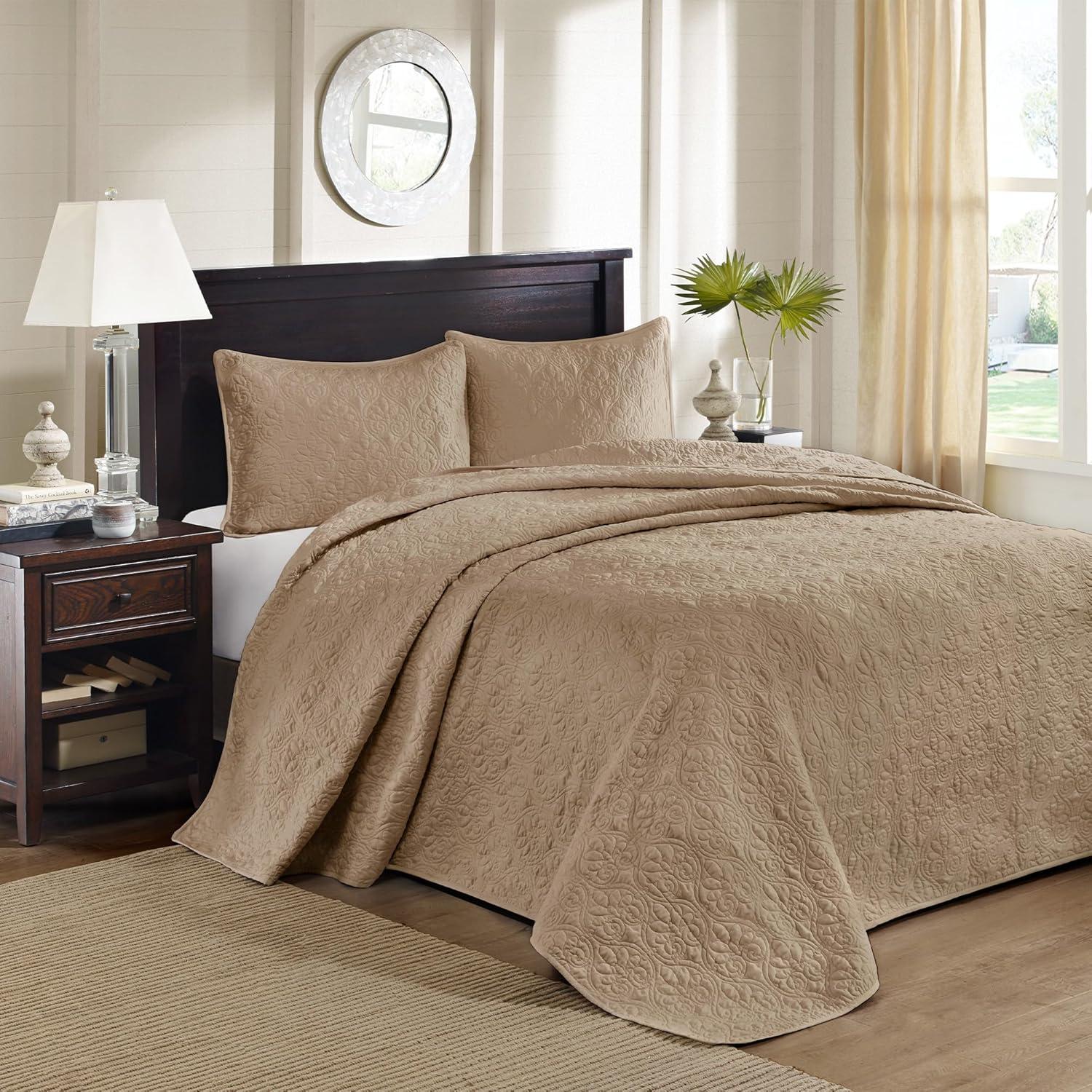 Quebec Reversible Coverlet Set