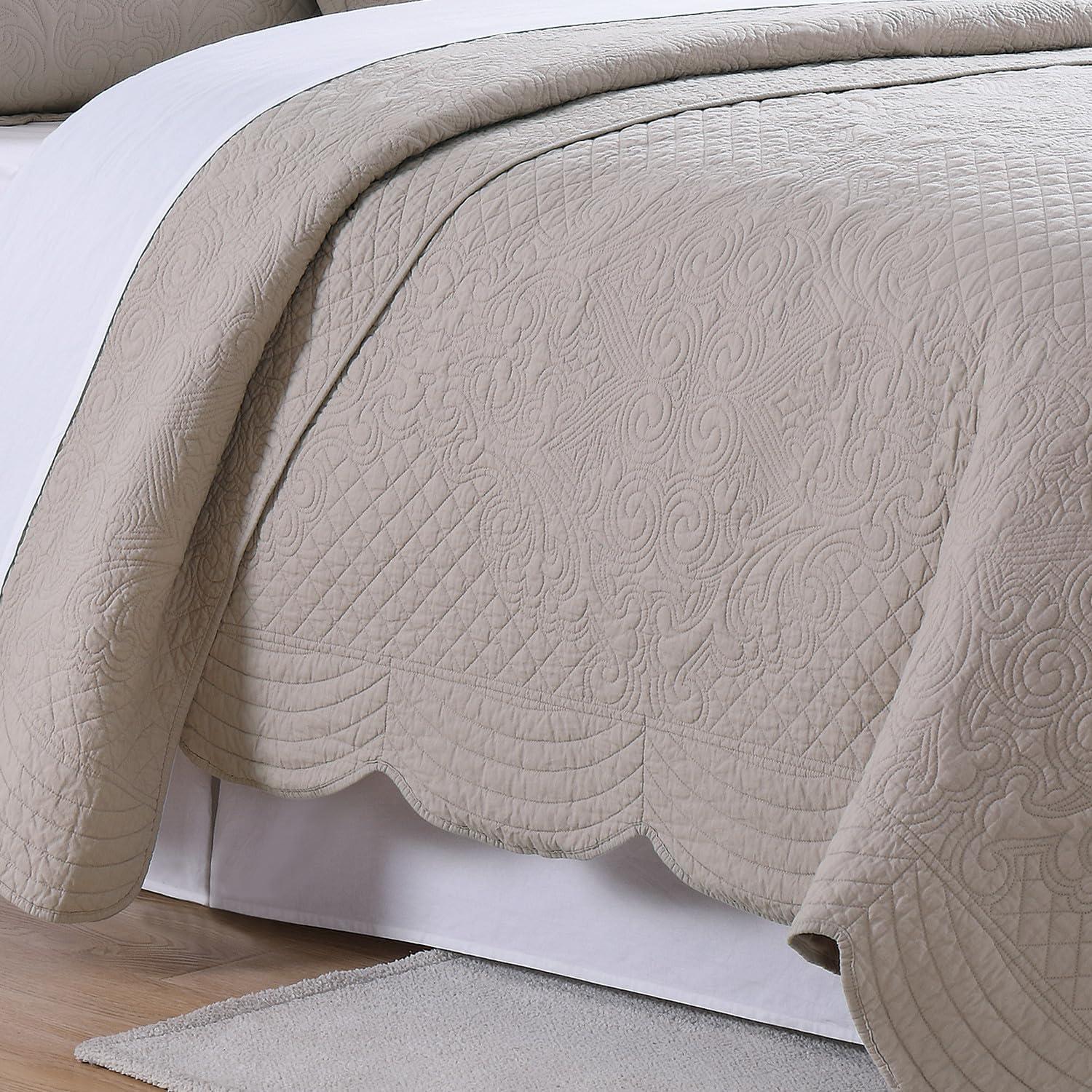 French Tile Scalloped Quilt Set Cotton Standard Quilt Set