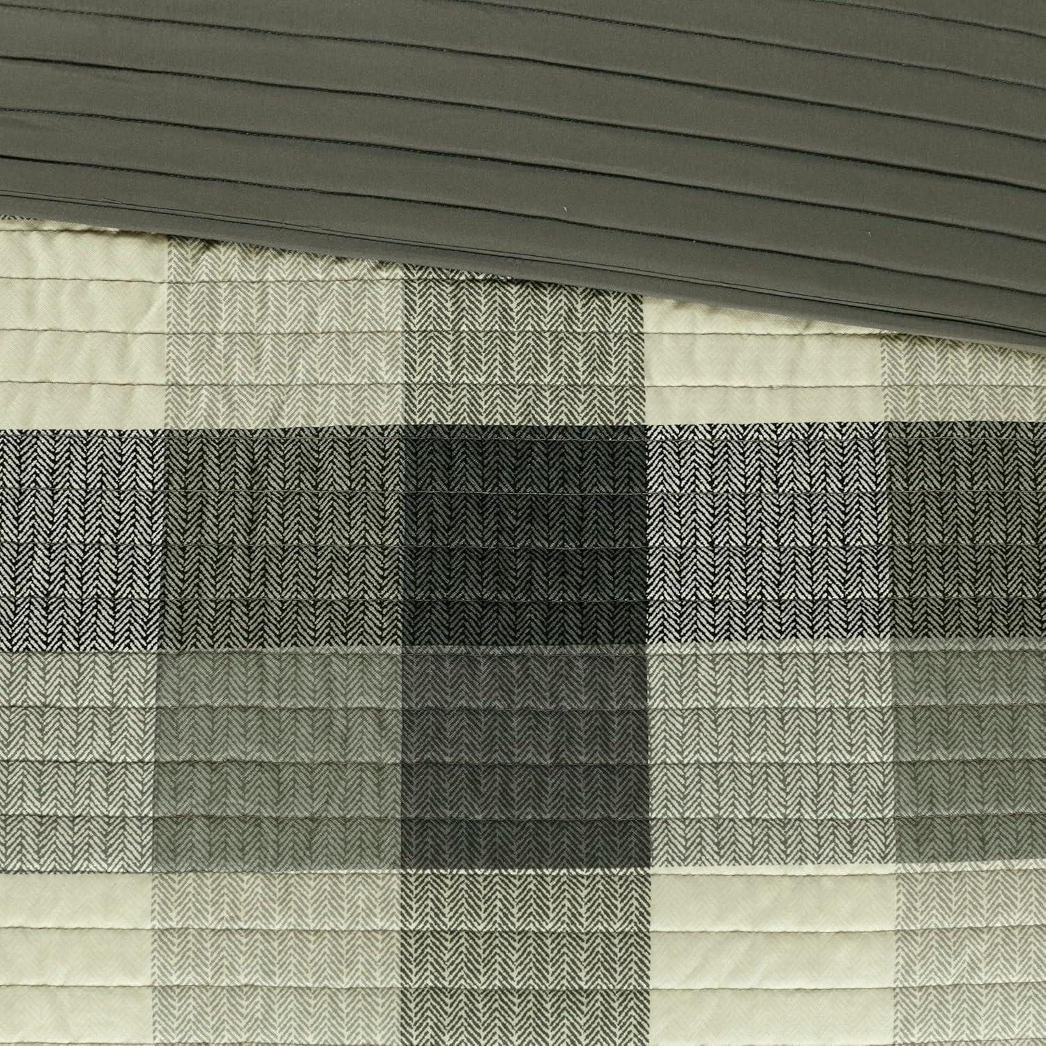 Madison Park Ridge 6 Piece Printed Herringbone Quilt Set with Throw Pillows