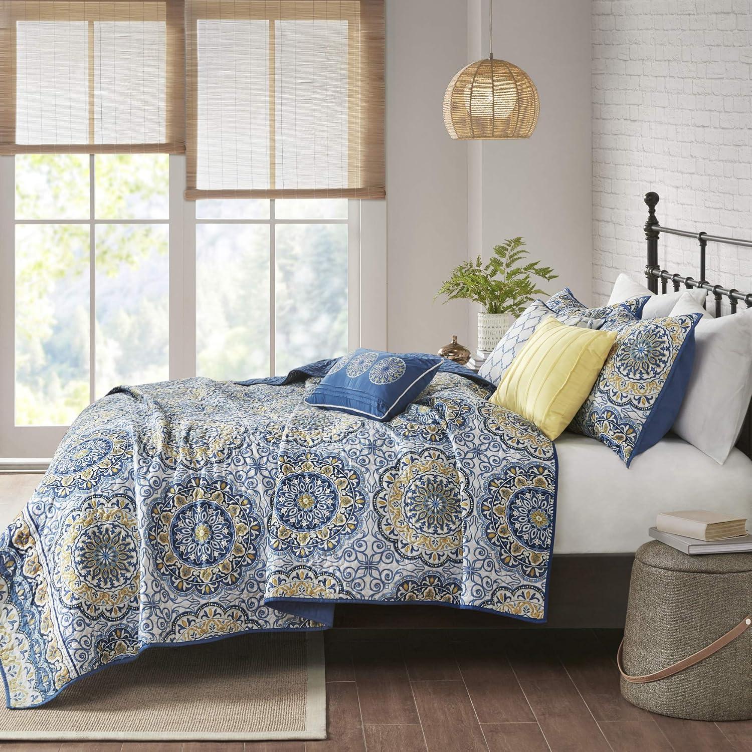 Madison Park 6 Piece Reversible Quilt Set with Throw Pillows