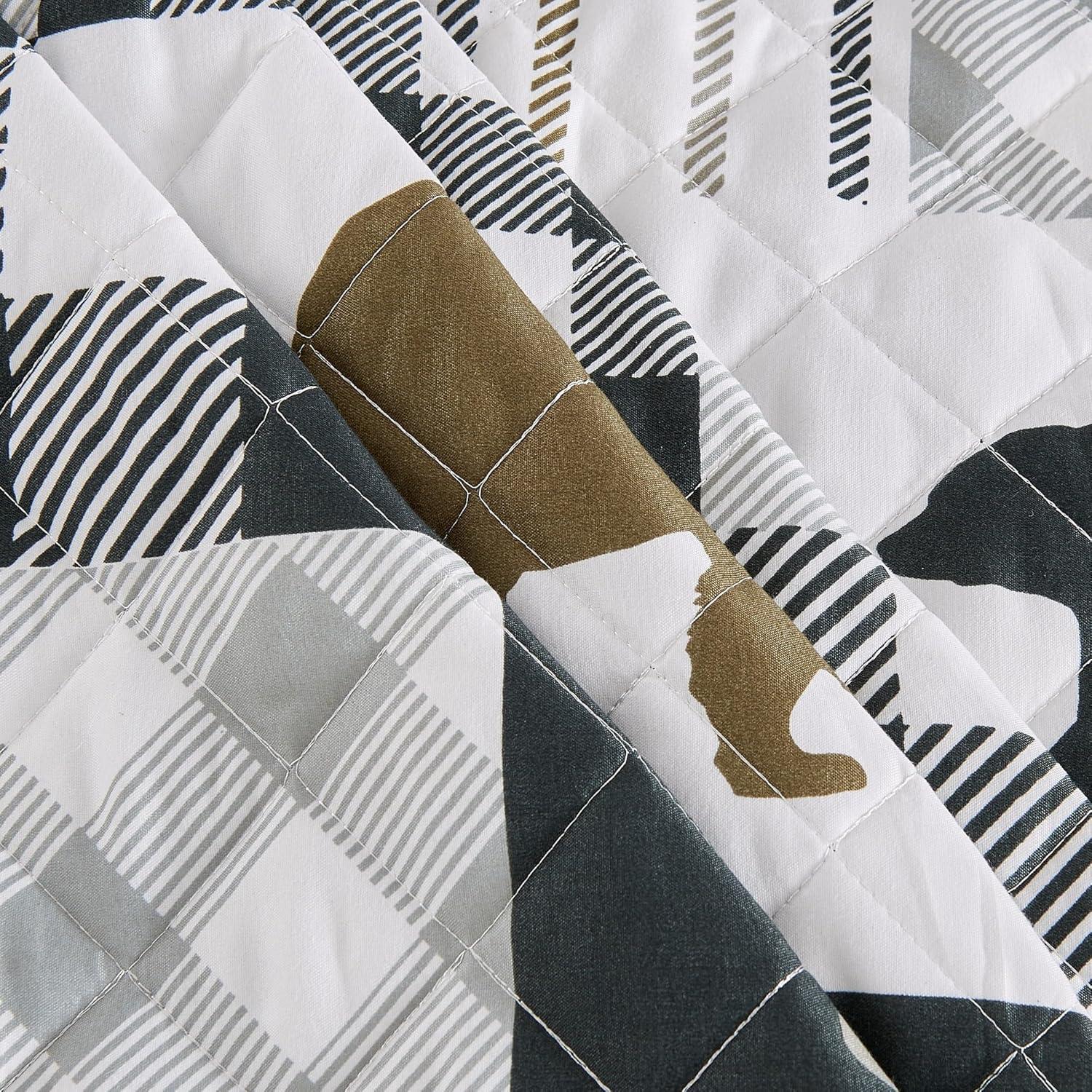 Market & Place Cedar Creek No Log Cabin Quilt Set