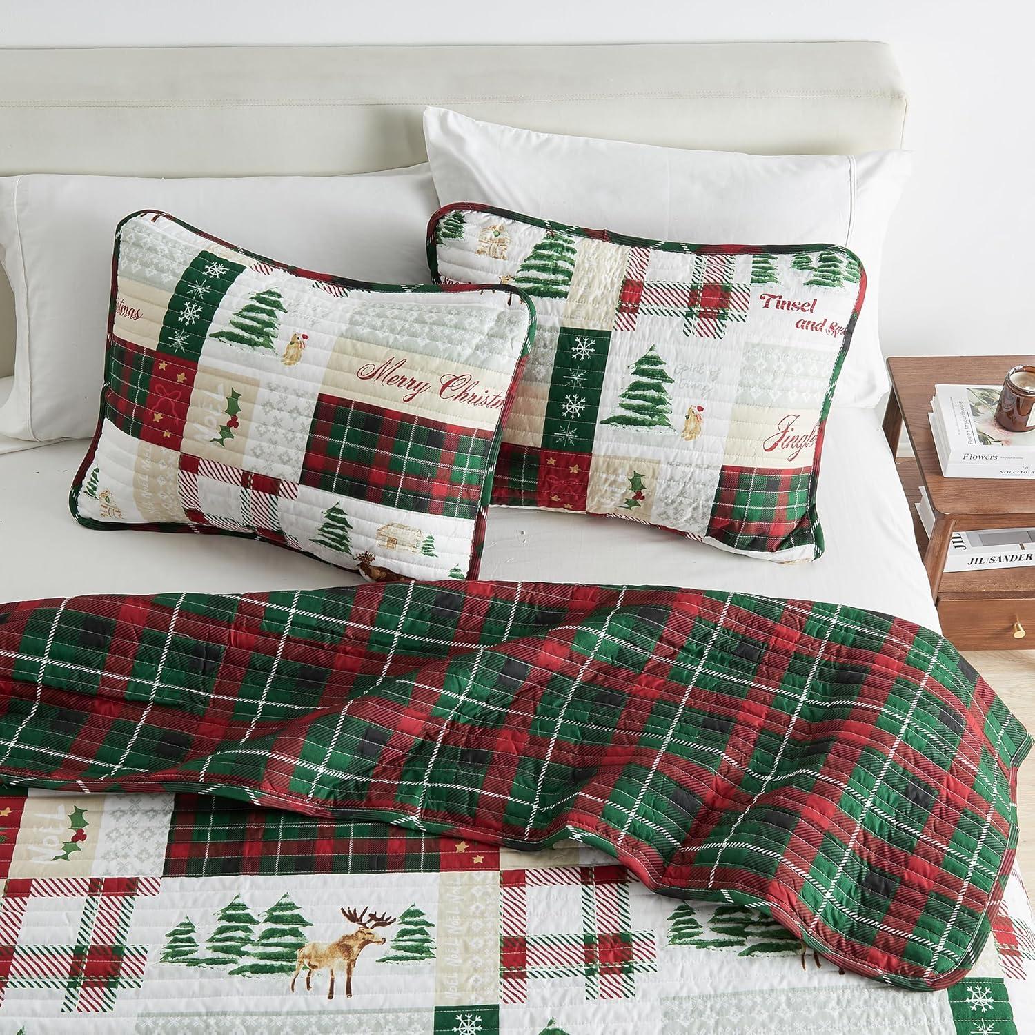 Cheerful Holiday Reversible Quilt Set with Shams - Great Bay Home (Twin / Twin XL, Holiday Patchwork)