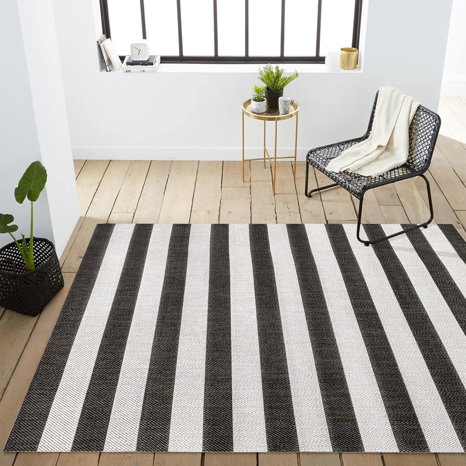 Modern Cottage Black/Cream Wide Stripe Synthetic Area Rug 4' x 6'