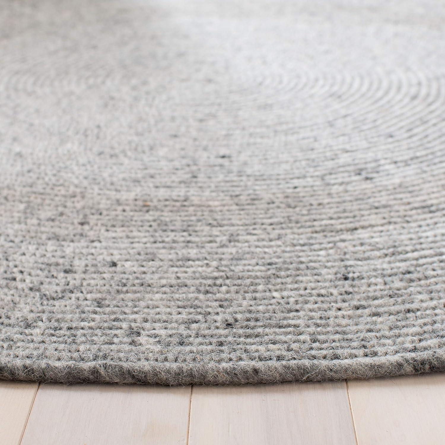 Braided BRD901 Hand Woven Indoor Area Rug - Grey - 4' Round - Safavieh
