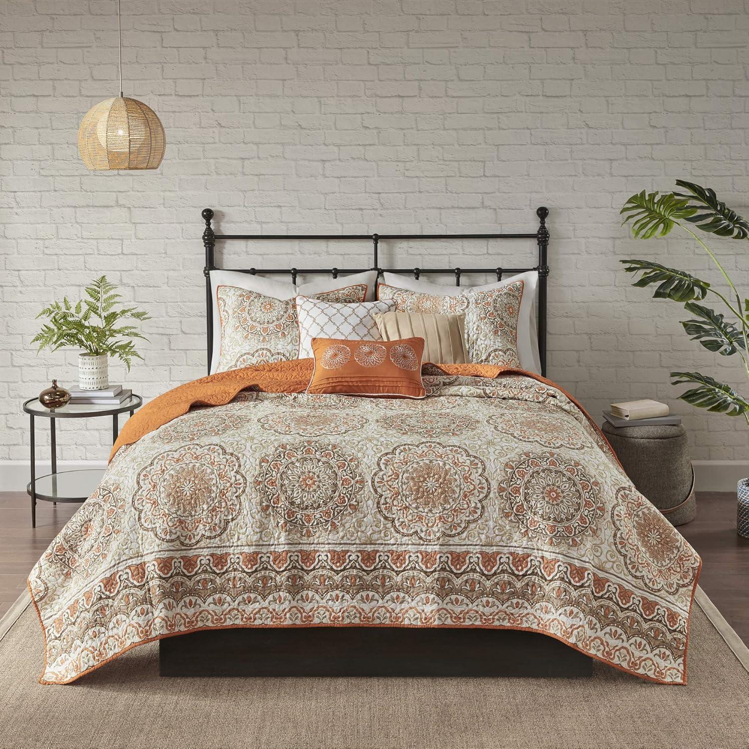 6 Piece Reversible Quilt Set with Throw Pillows