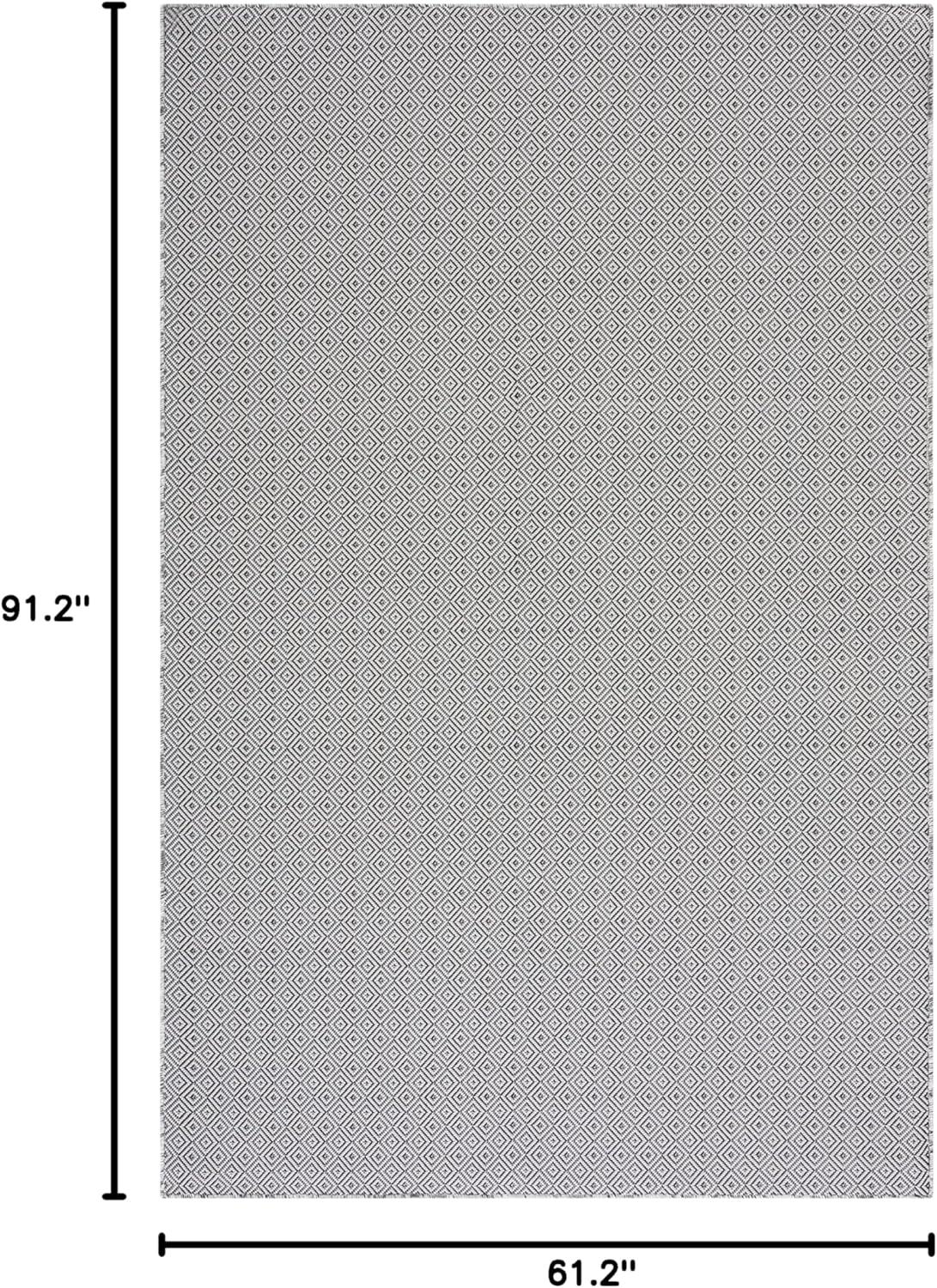 Hampton HTN230 Indoor/Outdoor Machine Made Area Rug - 5'1"x7'6" - Grey/Black - Safavieh