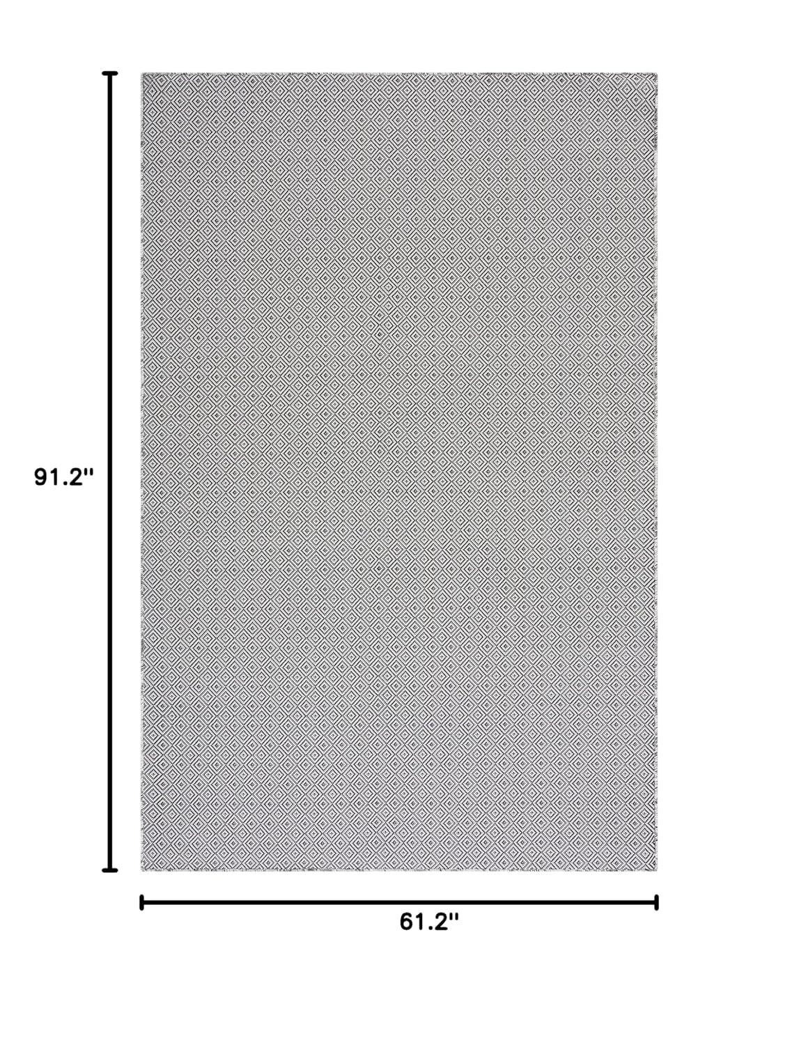 Hampton HTN230 Indoor/Outdoor Machine Made Area Rug - 5'1"x7'6" - Grey/Black - Safavieh