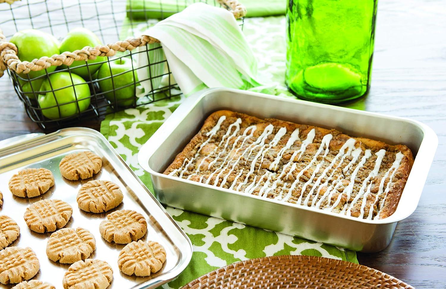 Nordic Ware Nordic Ware Natural Commercial Covered Cake Pan