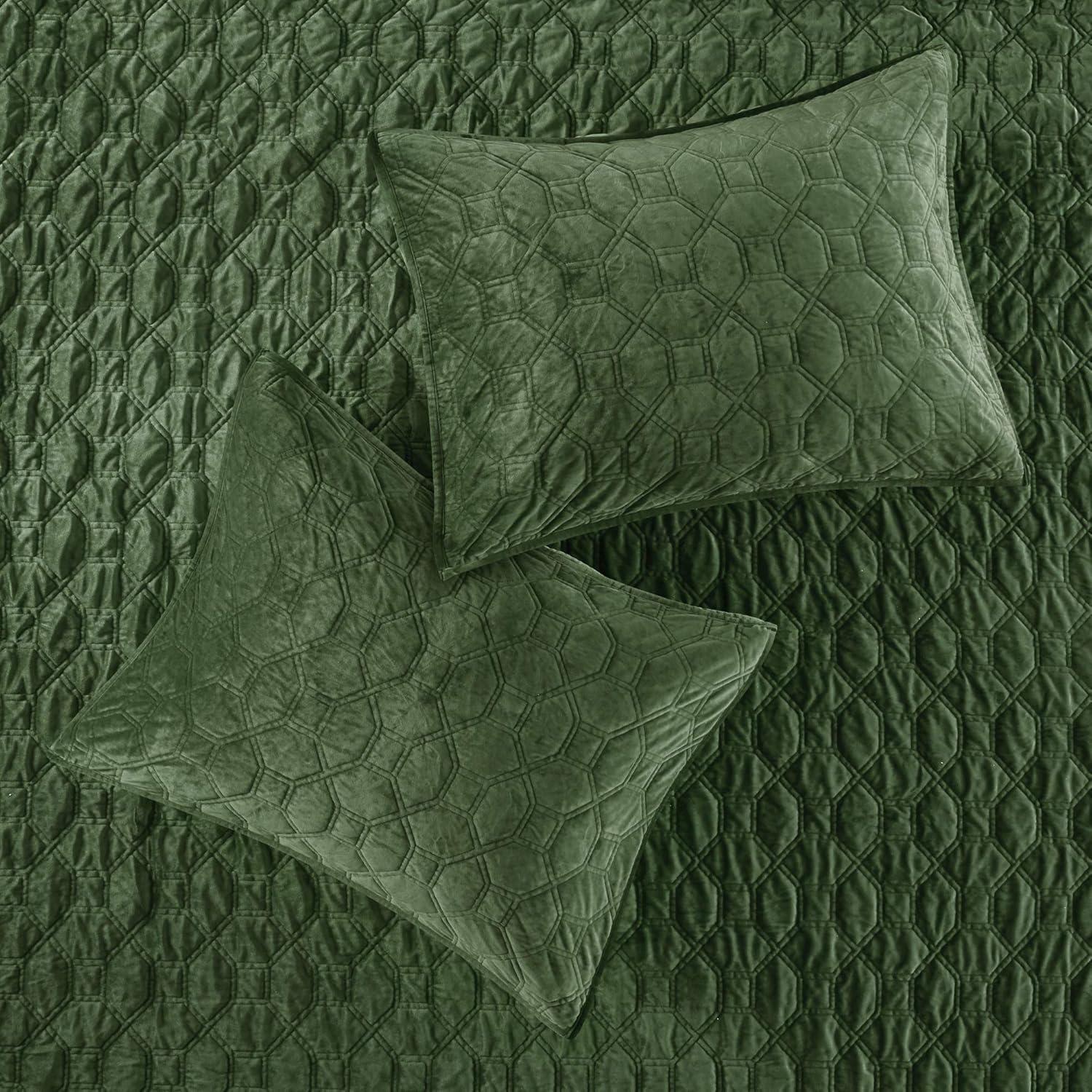 Madison Park Harper 3 Piece Velvet Quilt Set