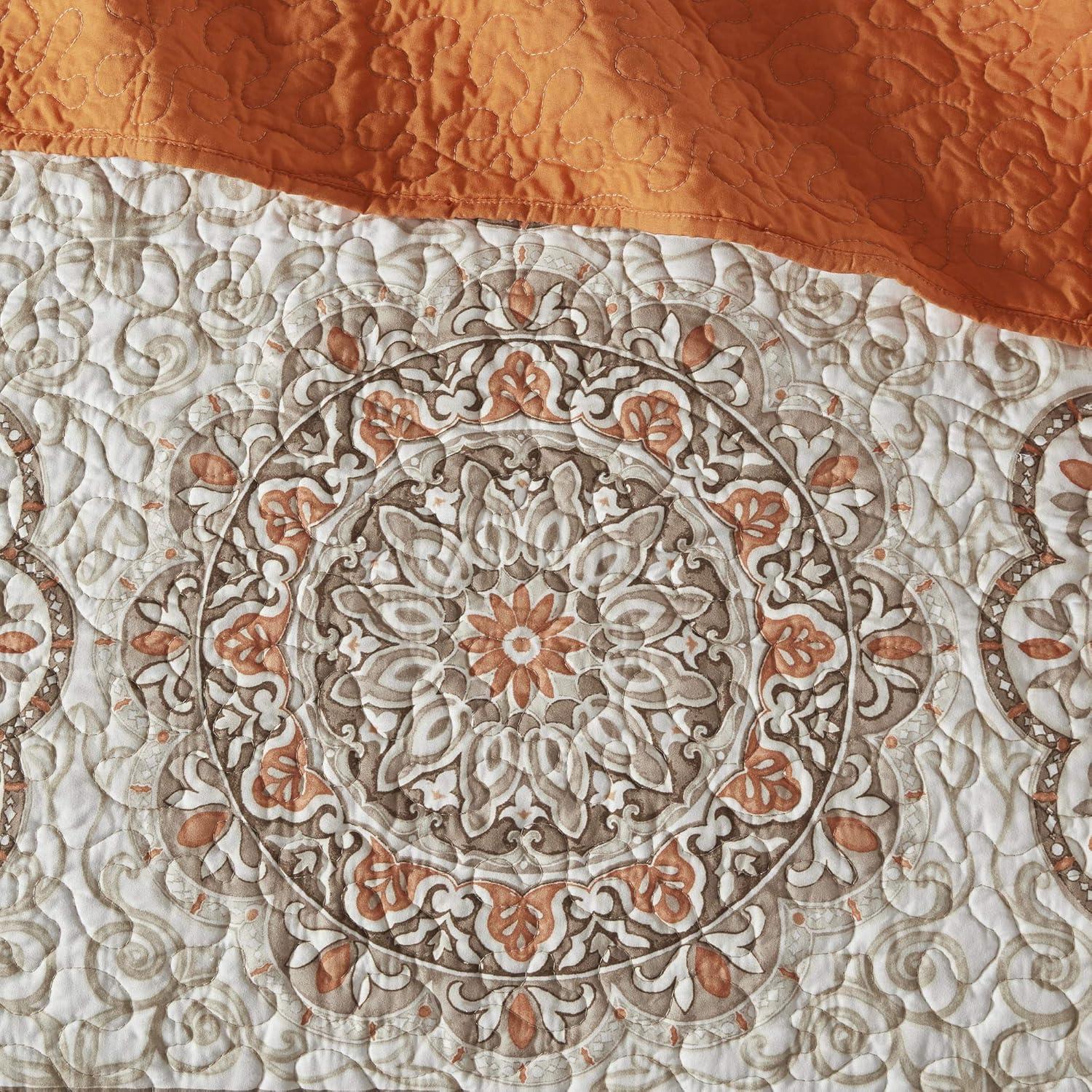 6 Piece Reversible Quilt Set with Throw Pillows