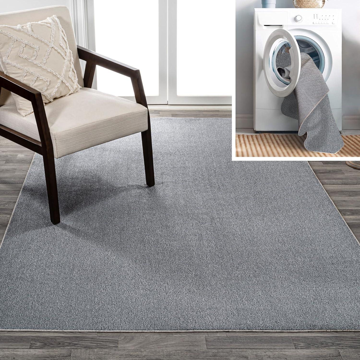 JONATHAN Y Twyla Classic Solid Low-Pile Machine-Washable Gray 4 ft. x 6 ft. Area Rug