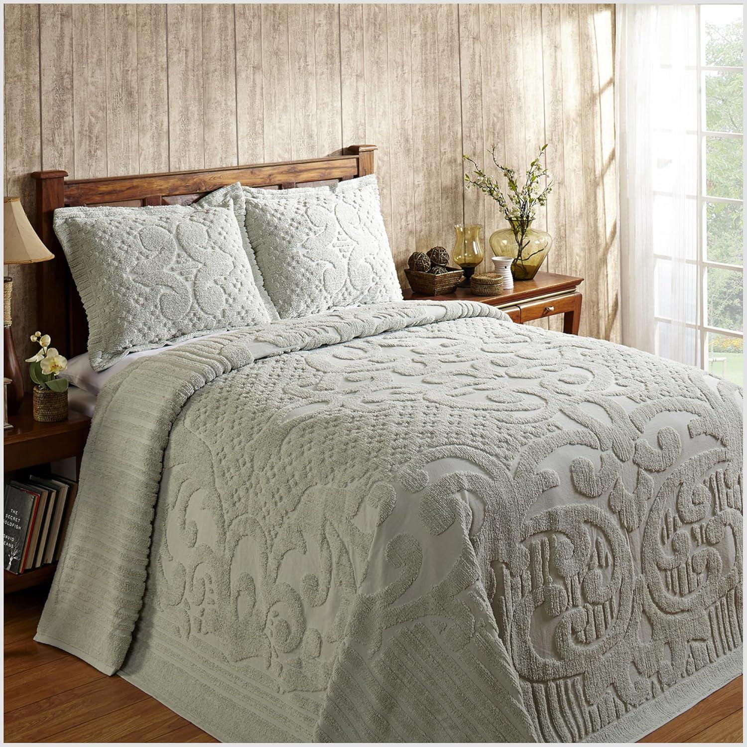 Ashton 100% Cotton Traditional Tufted Medallion Pattern Coverlet/Bedspread