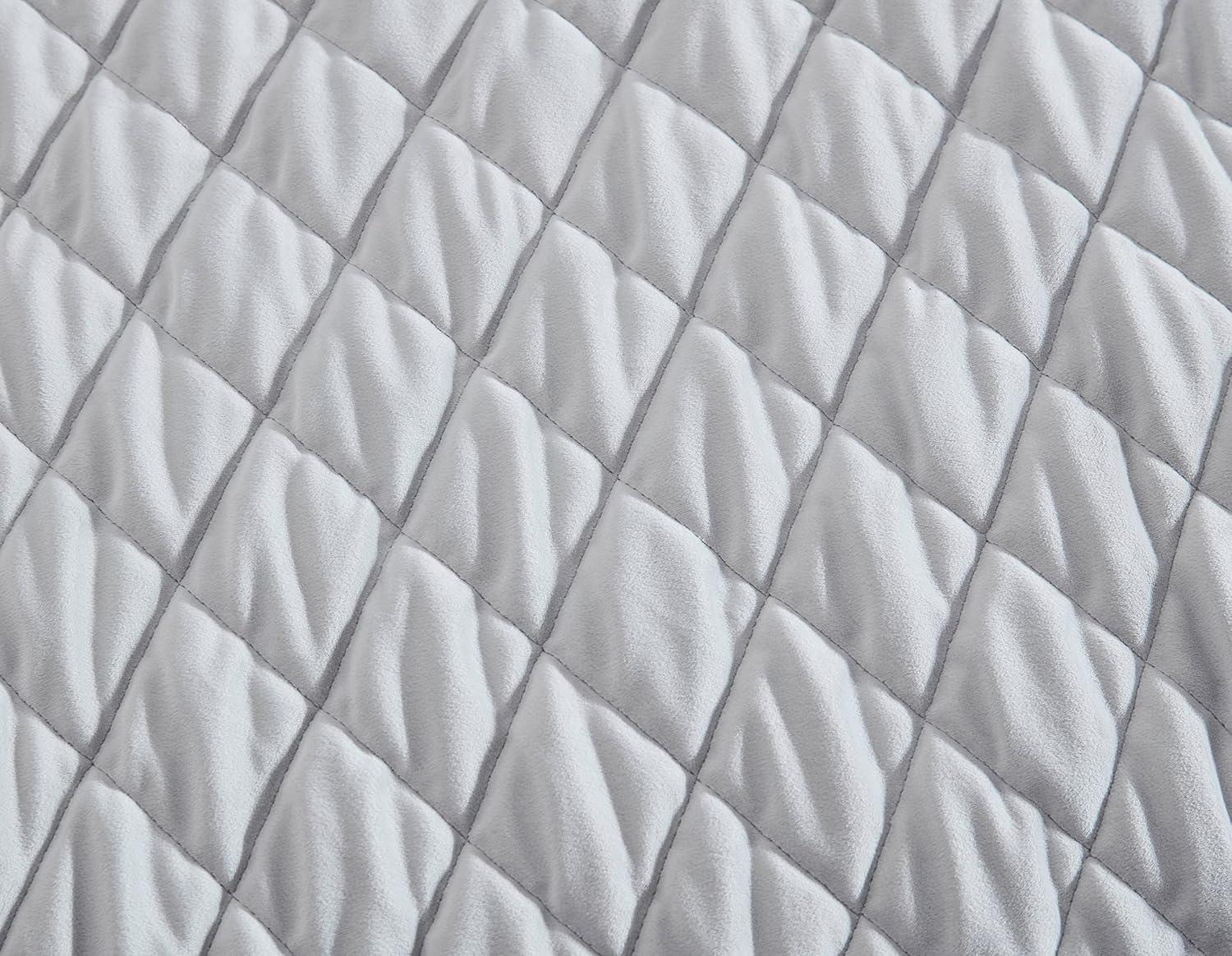 Vera Wang Waffle Stripe Vera Wang Diamond Velvet Quilt Set