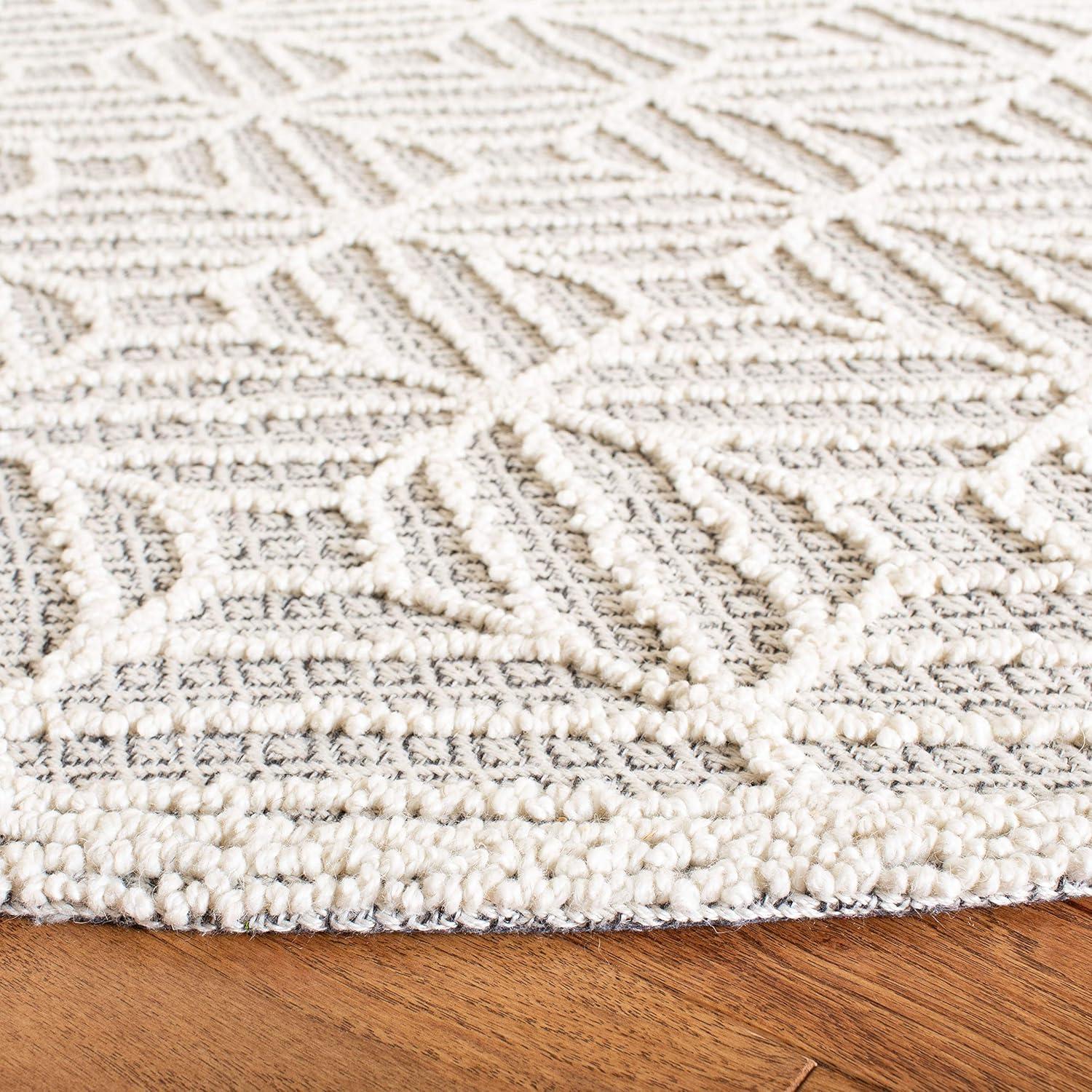 Trace TRC212 Hand Tufted Area Rug - Ivory/Black - 6' Round - Safavieh.