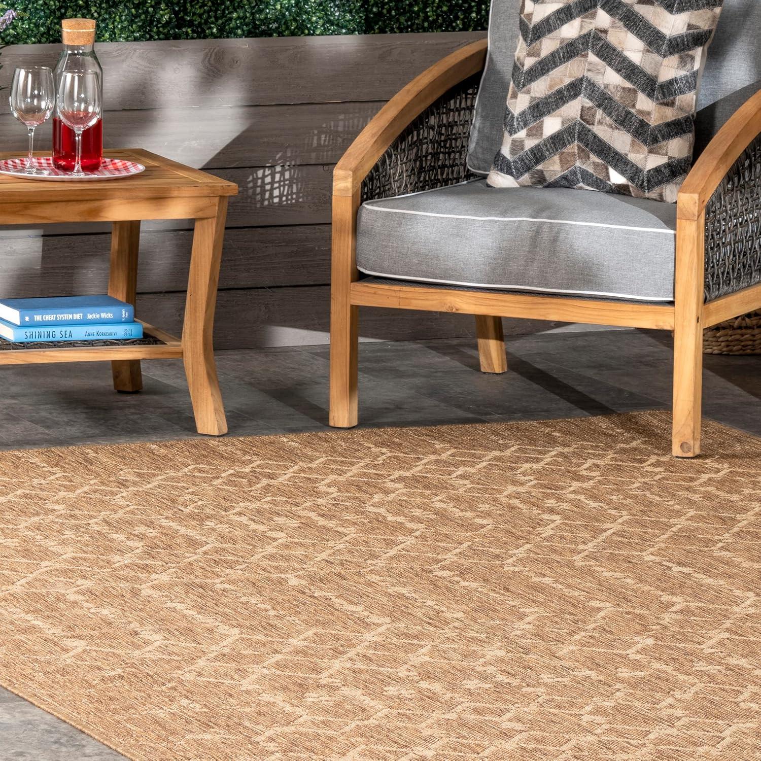 Reversible Easy-Care Beige Synthetic 4' x 6' Indoor/Outdoor Rug