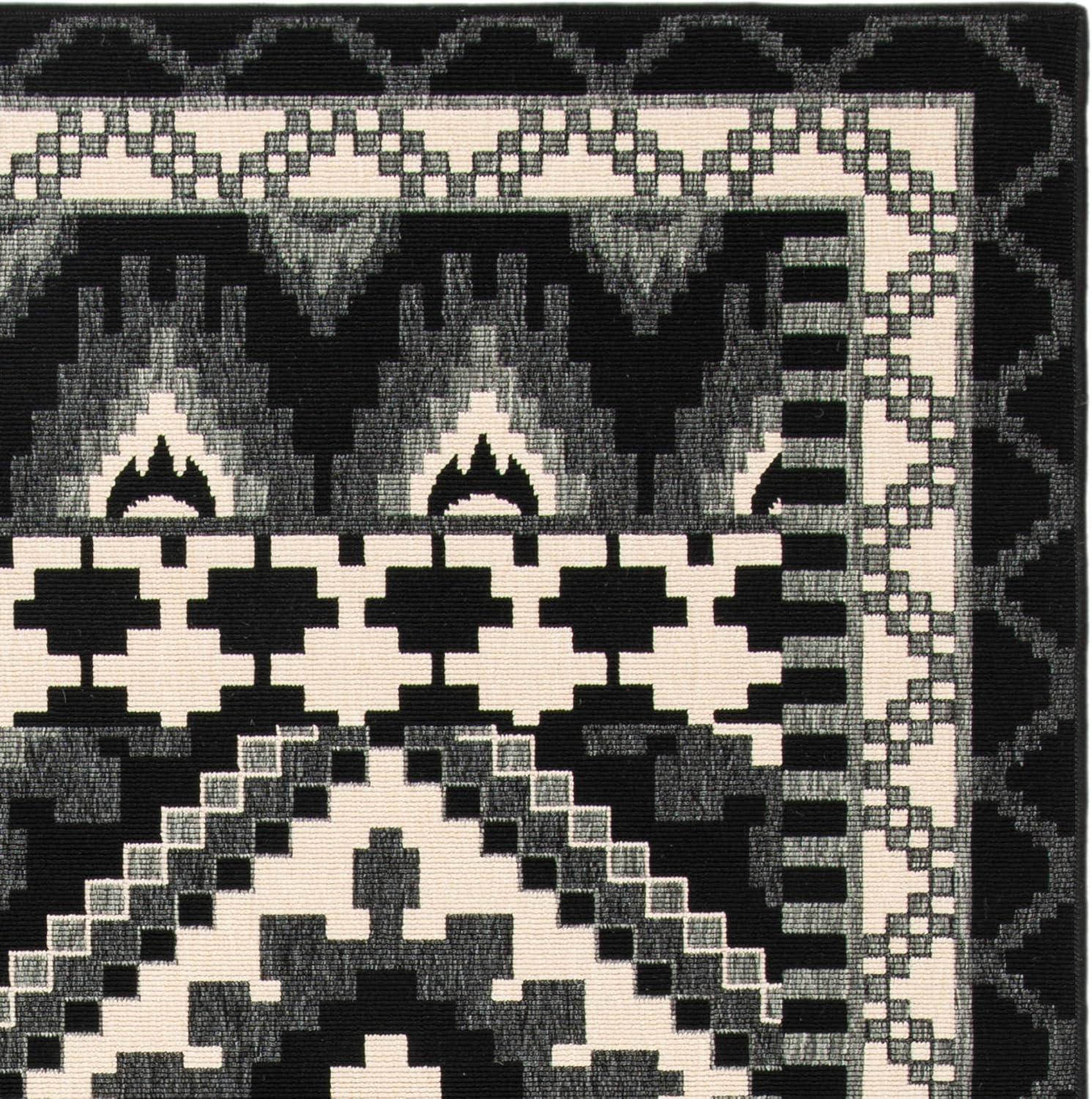 Veranda VER096 Power Loomed Indoor/Outdoor Accent Rug - Black/Beige - 2'7"x5' - Safavieh