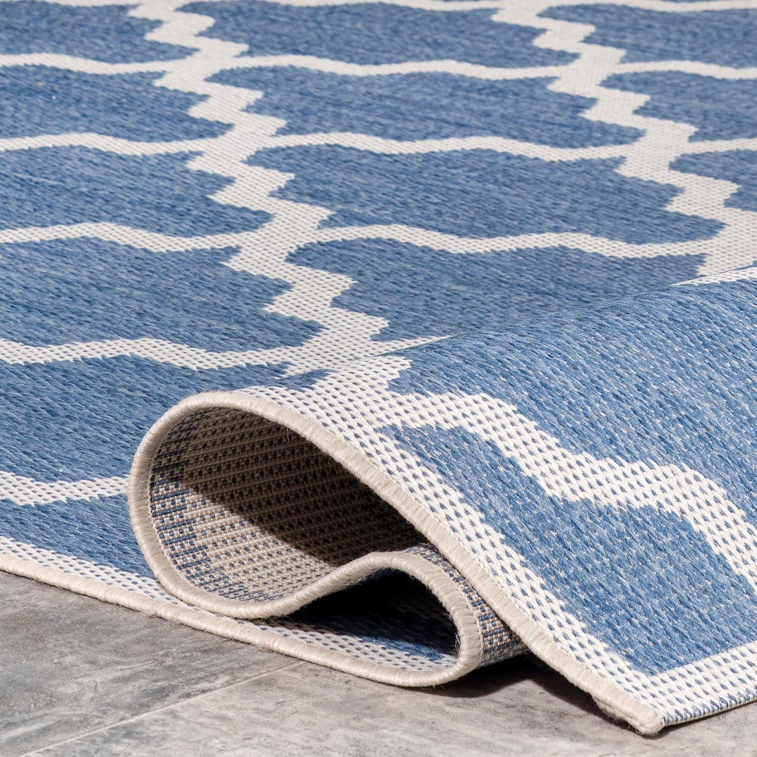 Reversible Blue Trellis Synthetic Area Rug, 4' x 6'