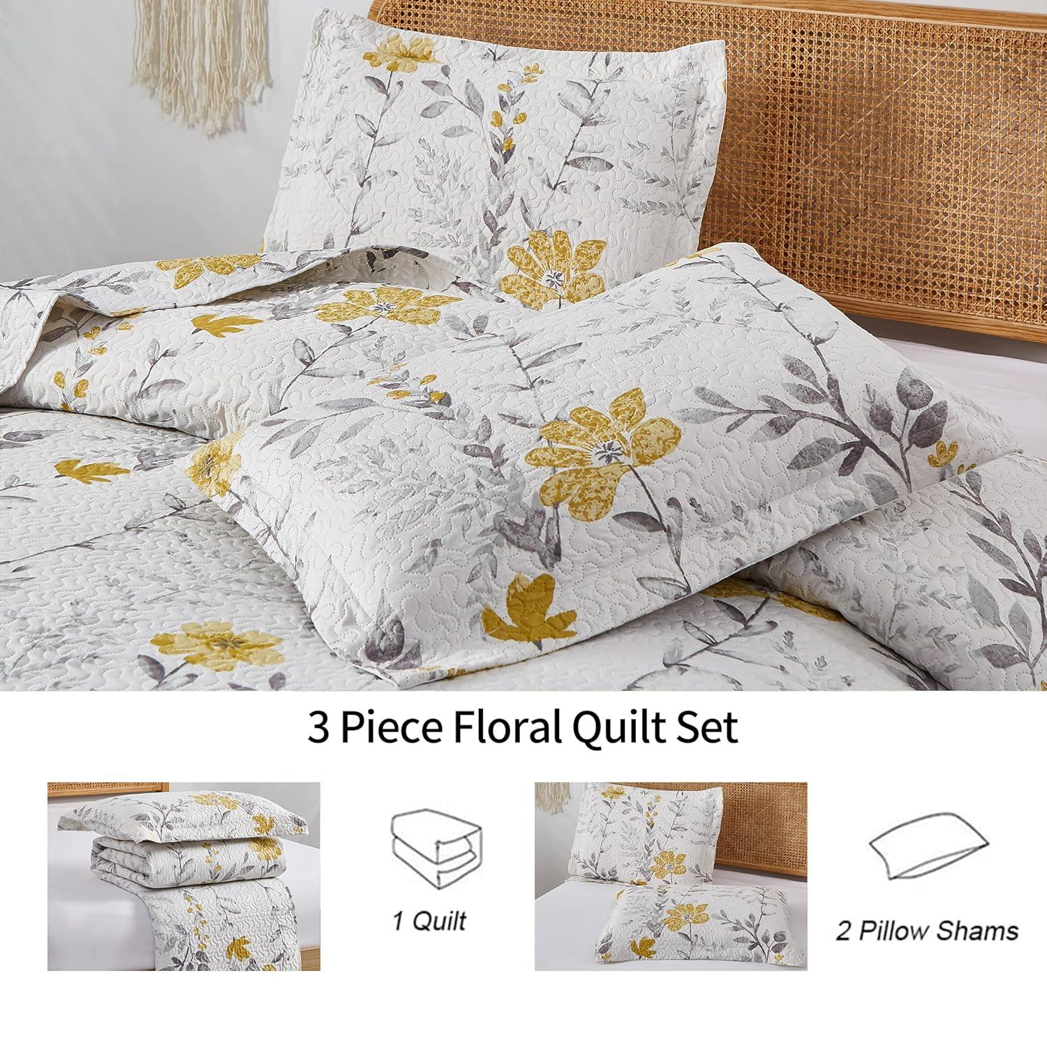 Torre & Tagus Felicia Traditional Floral Quilt Set
