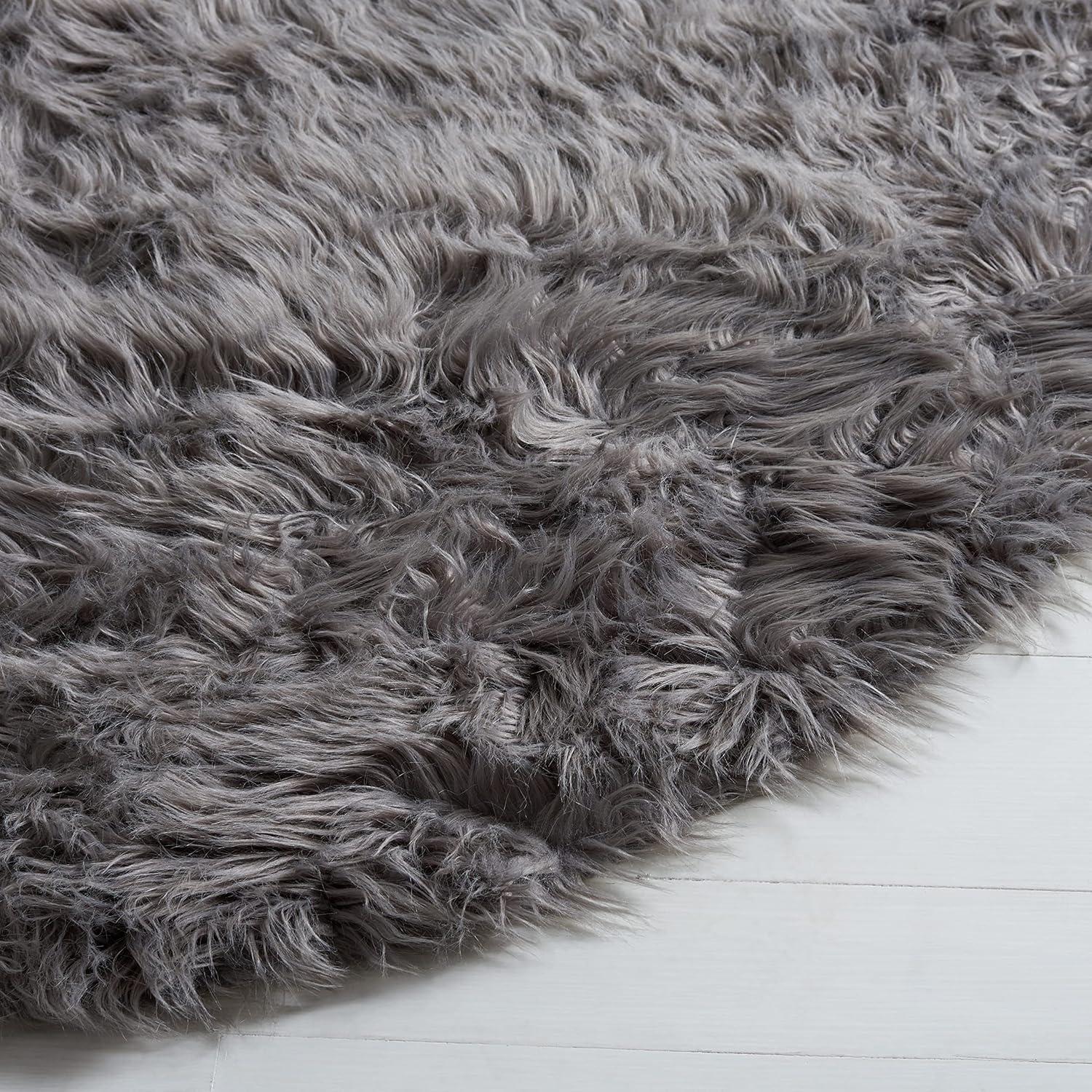 Faux Sheep Skin FSS115 Power Loomed Accent Rug - Grey - 2'x3' - Safavieh.